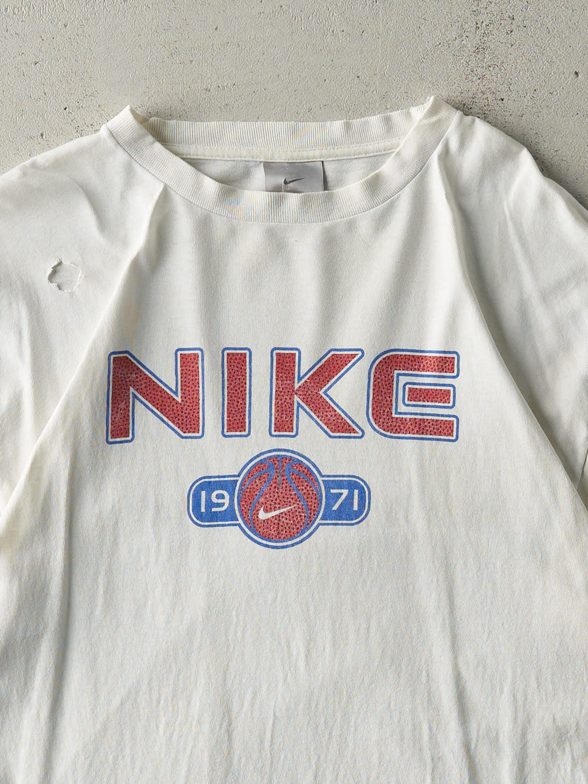 Vintage Y2K White Nike Basketball Tee (M/L)