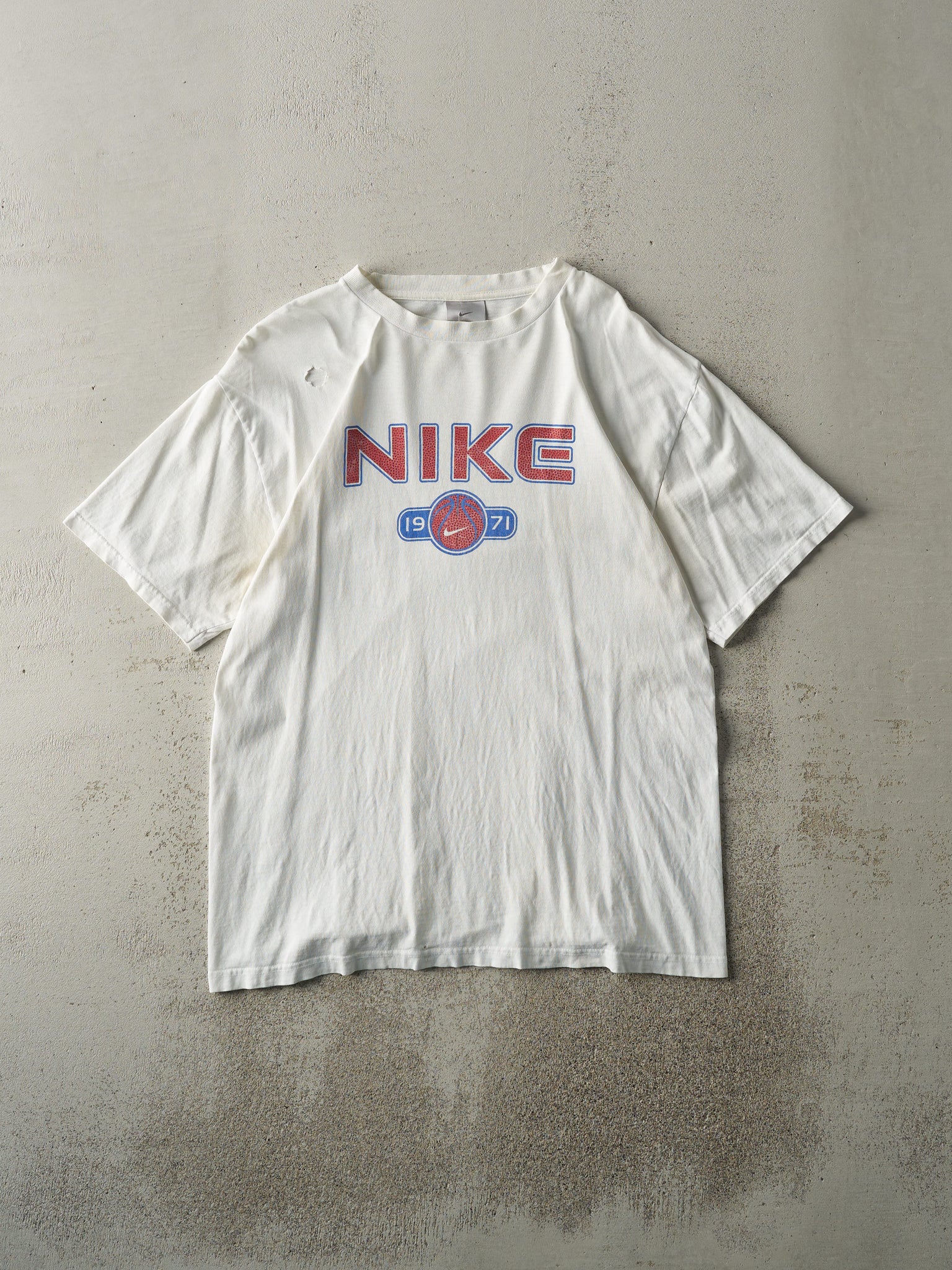 Vintage Y2K White Nike Basketball Tee (M/L)