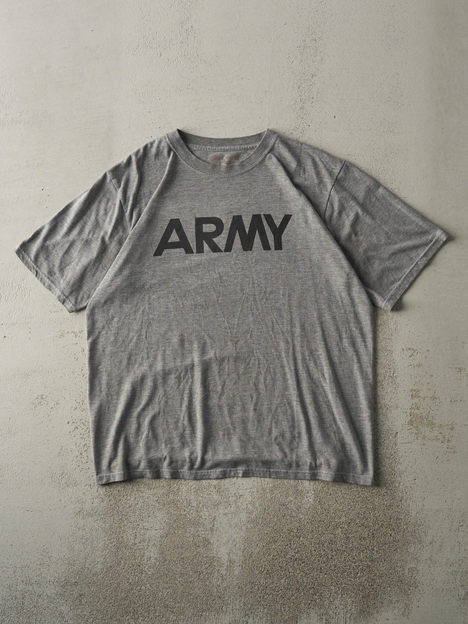 Vintage Y2K Grey US Army Tee (L)