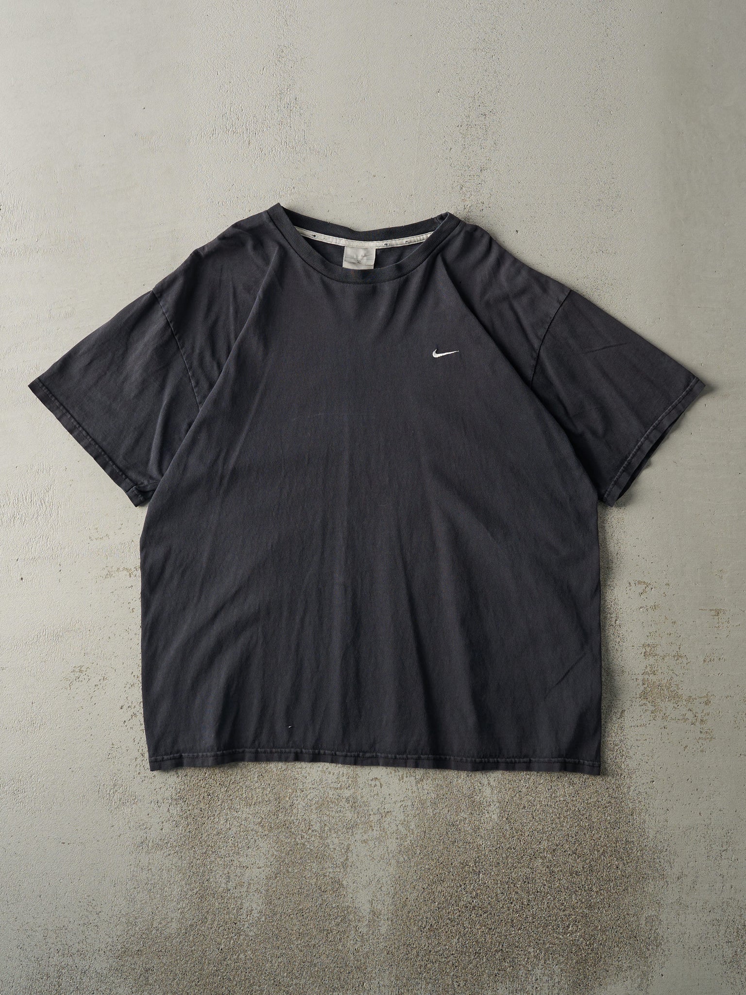 Vintage Y2K Black Nike Swoosh Embroidered Tee (L)