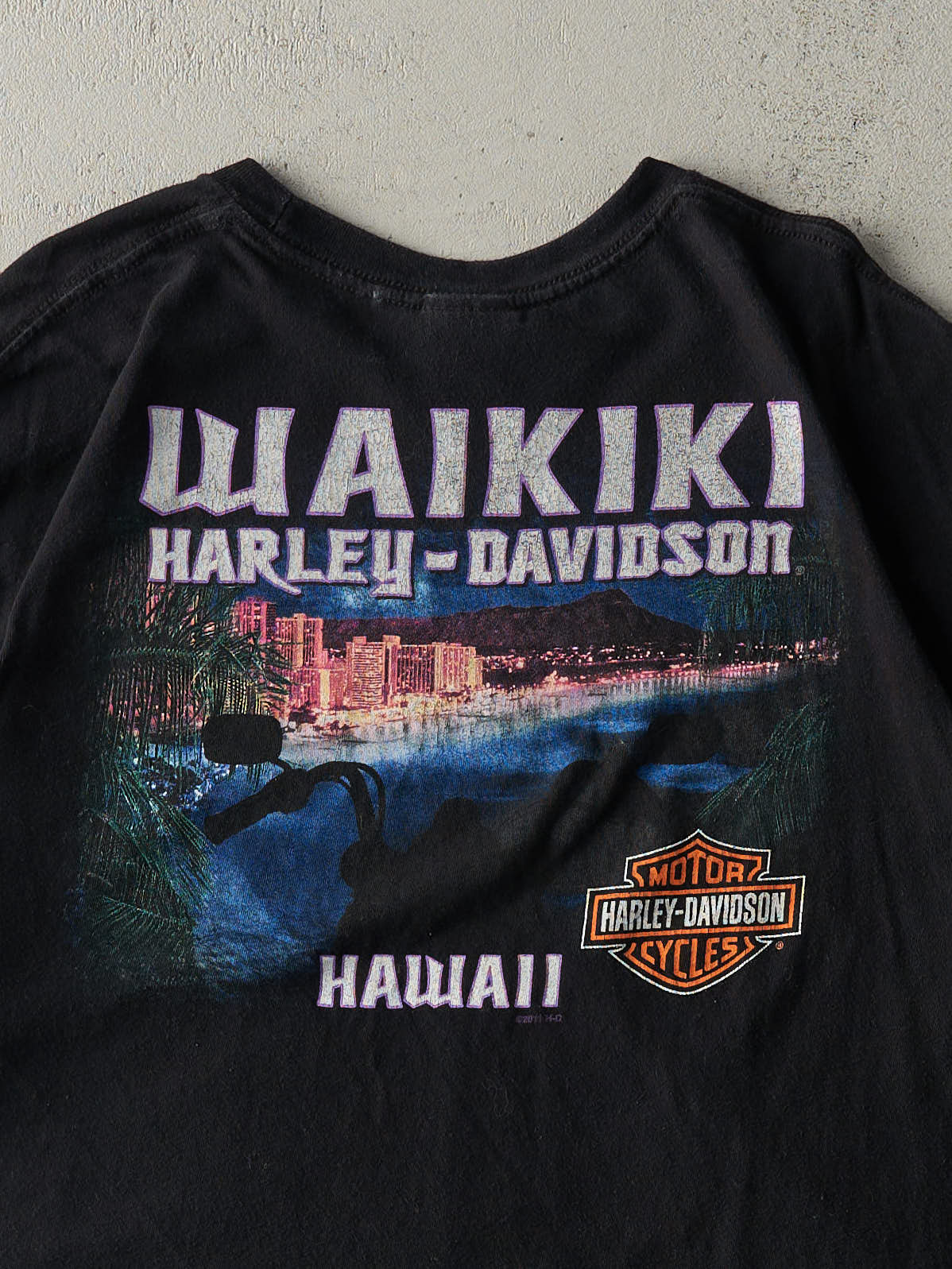 Vintage 11' Black Waikiki Hawaii Harley Davidson Tee (XL)