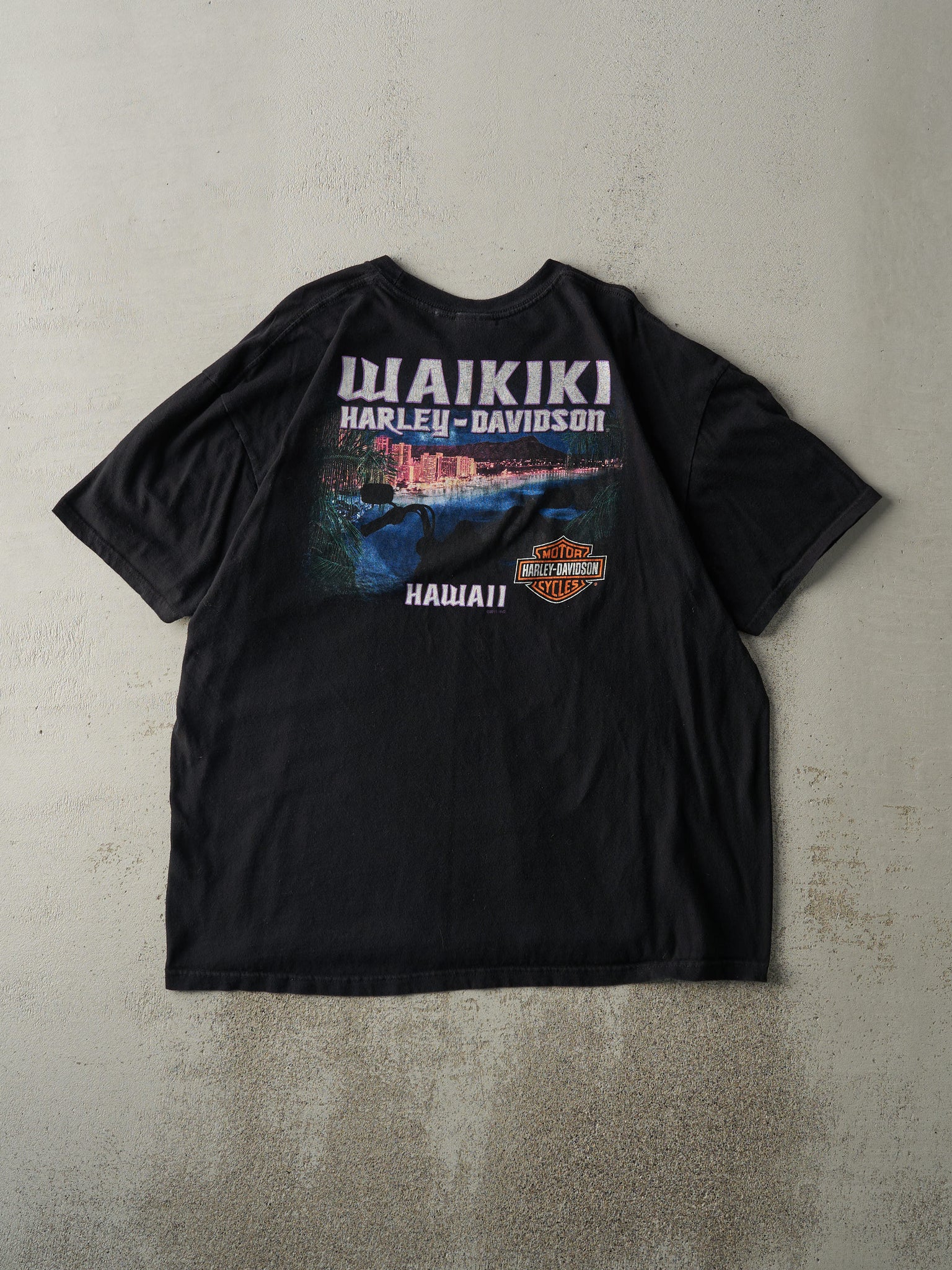 Vintage 11' Black Waikiki Hawaii Harley Davidson Tee (XL)