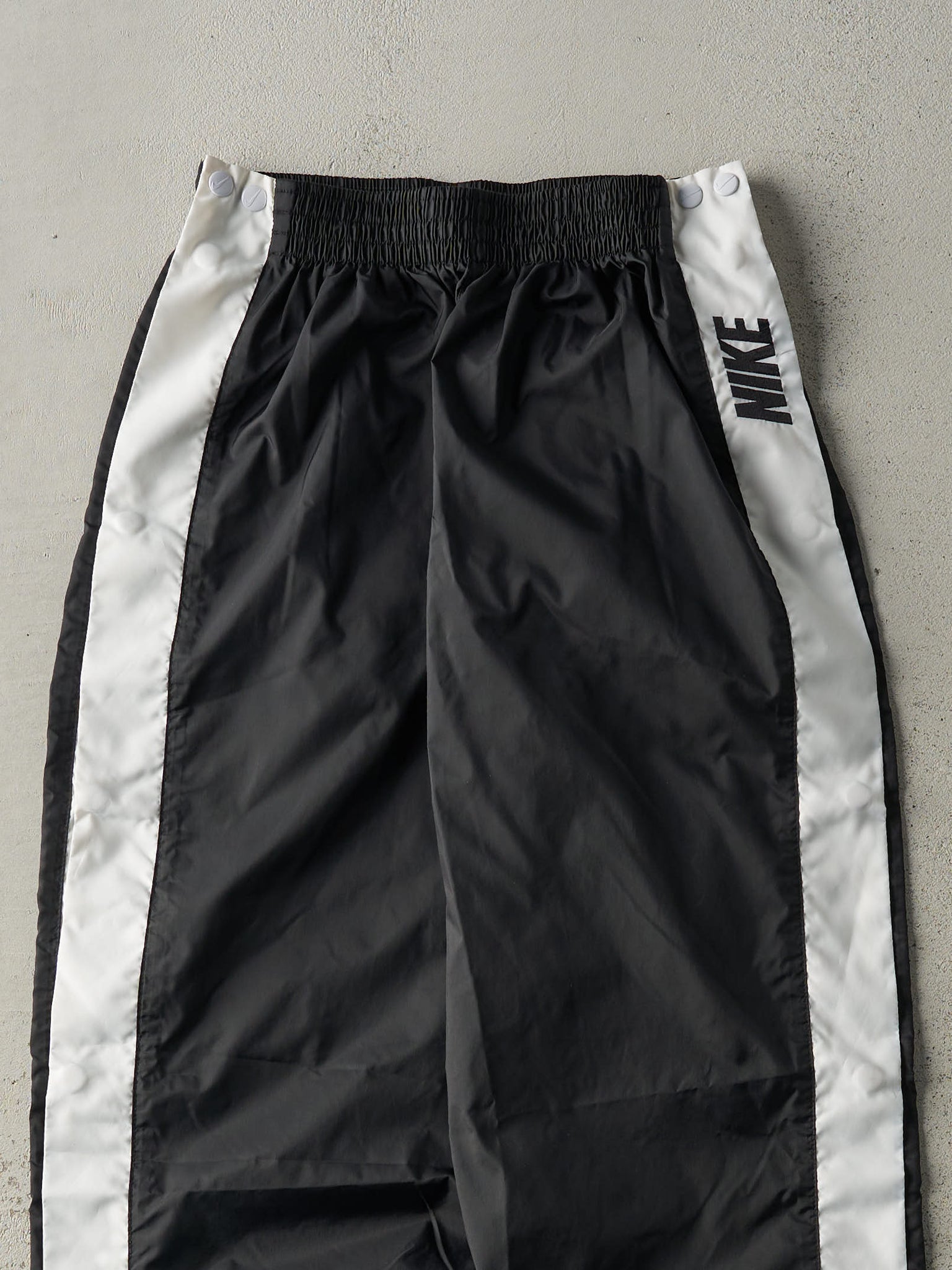 Vintage 90s Black Nike Tear Away Track Pants (26x32)