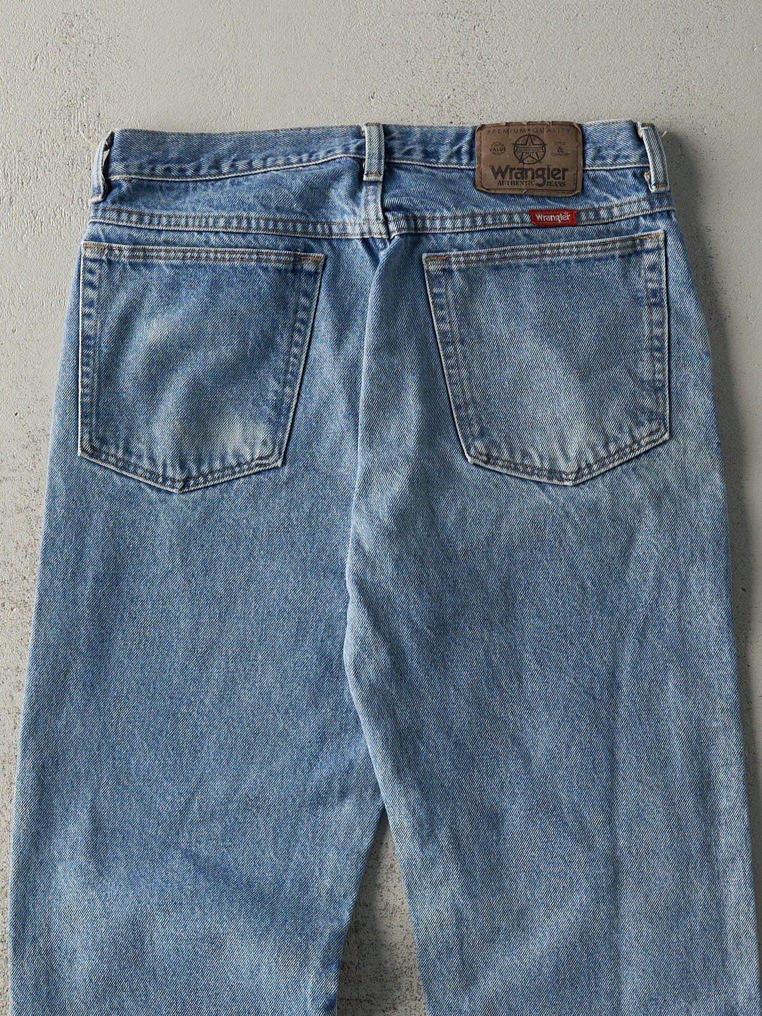 Vintage Y2K Light Wash Wrangler Jeans (32x29)