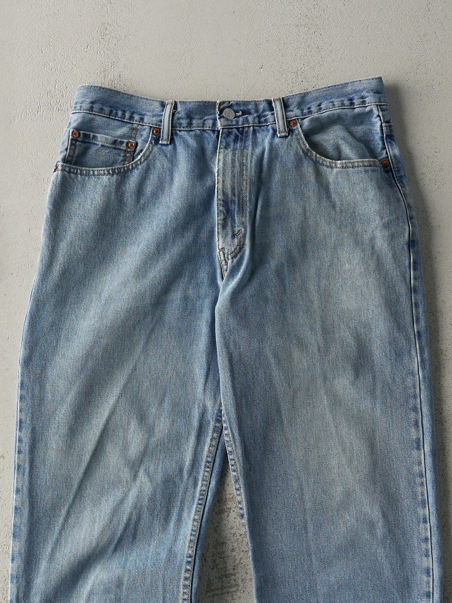 Vintage Y2K Light Wash Levi's 550 Jeans (34x31.5)