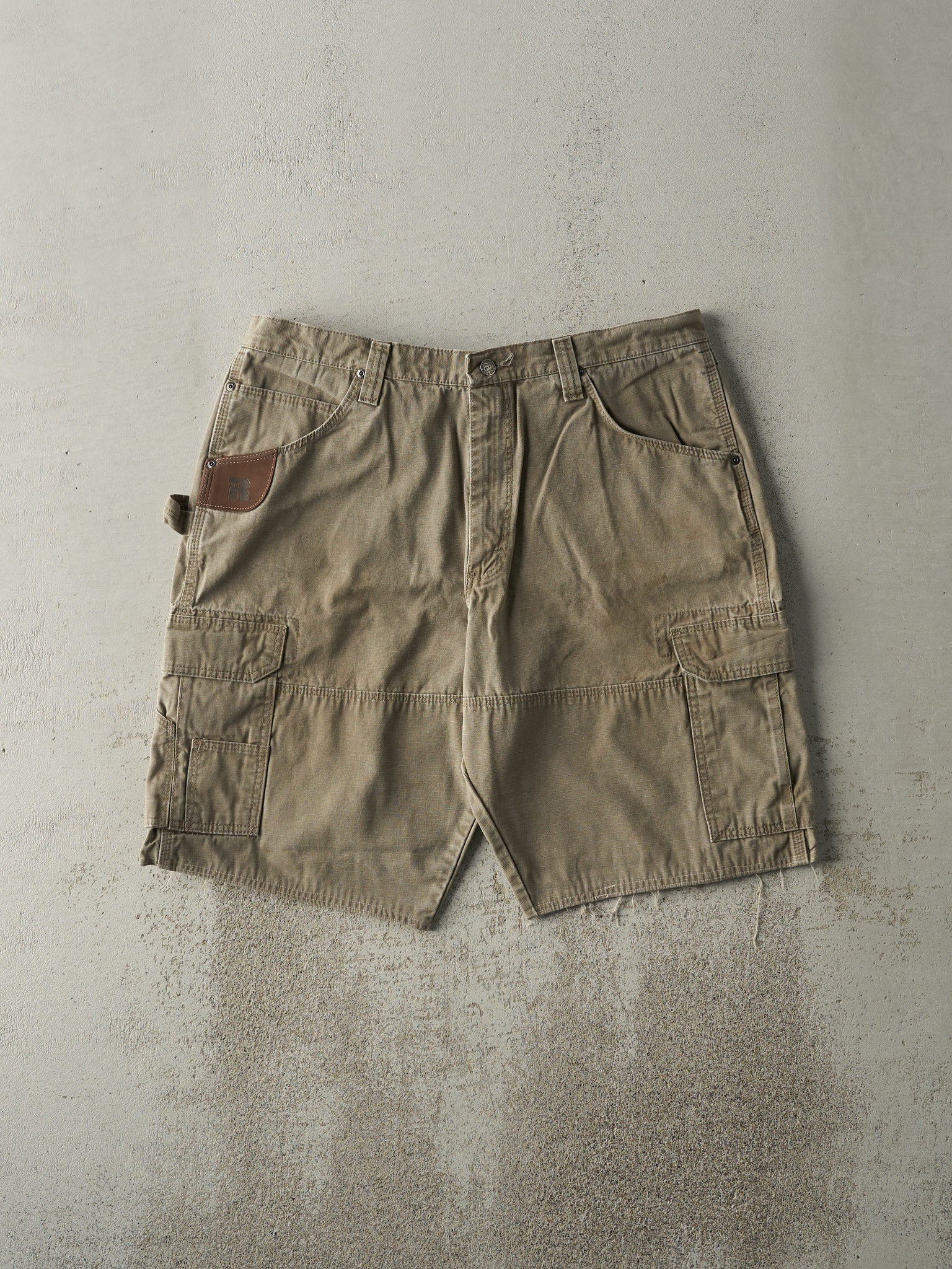 Vintage Y2K Beige Wrangler Riggs Carpenter Shorts (38x11.5)