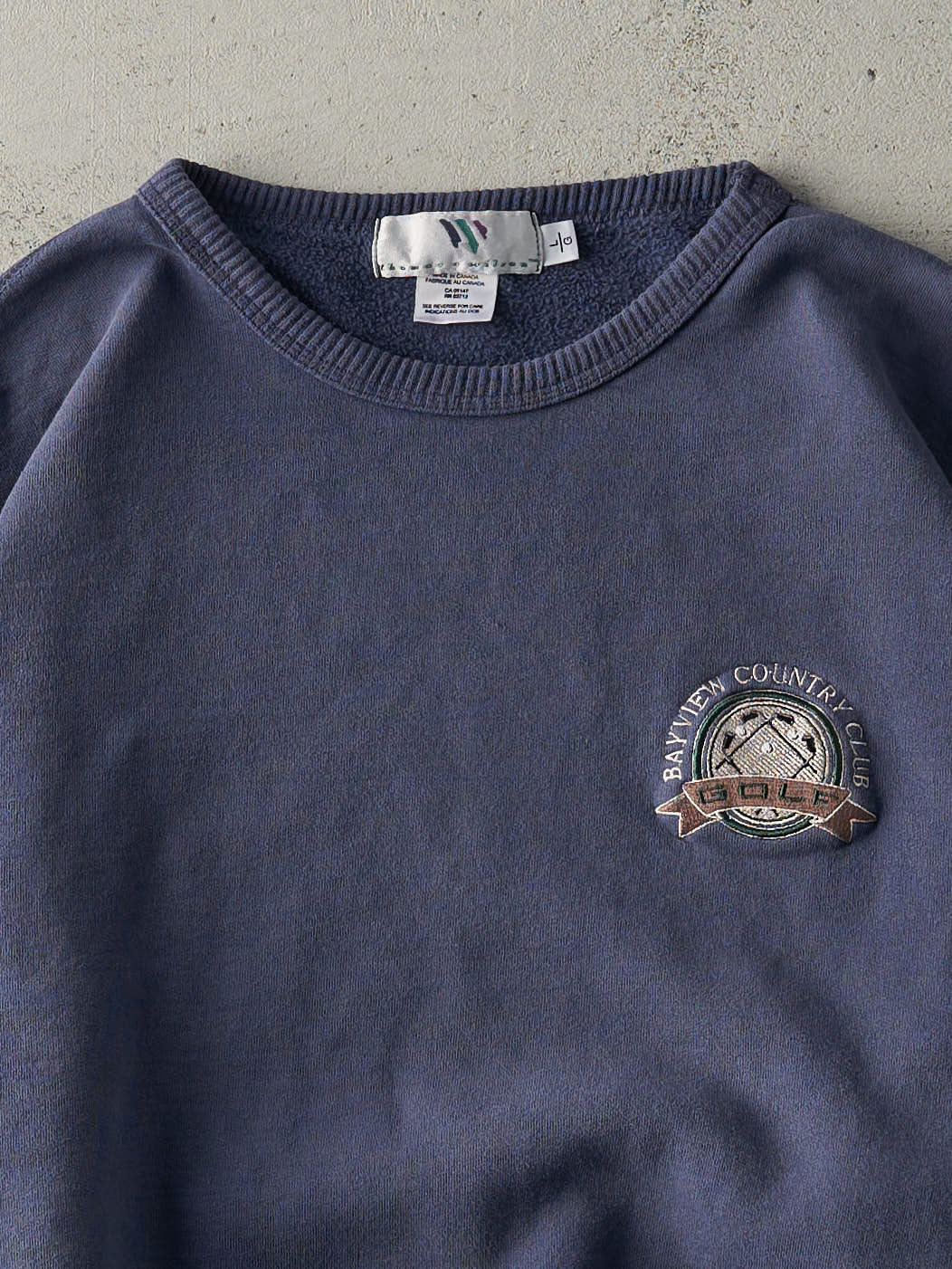 Vintage 90s Navy Blue Bayview Country Club Embroidered Crewneck (L/XL)