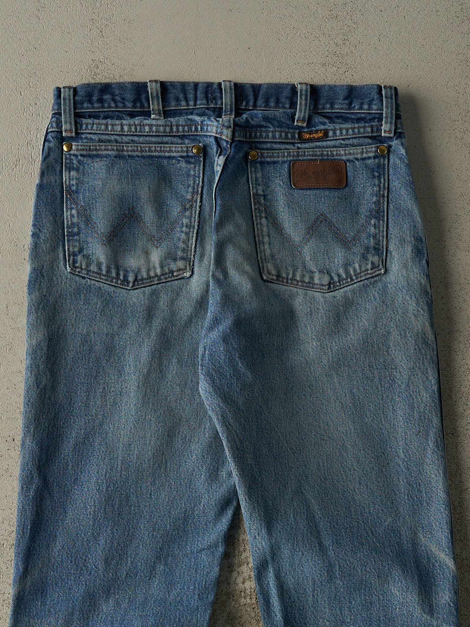 Vintage 90s Mid Wash Wrangler Jeans (31x33)