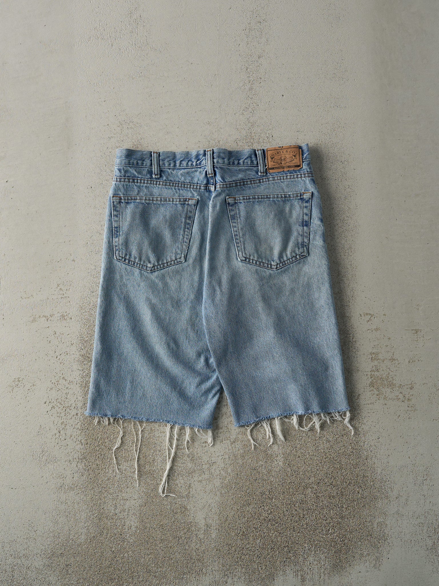 Vintage 90s Light Wash Cut Off Jean Shorts (32x11)