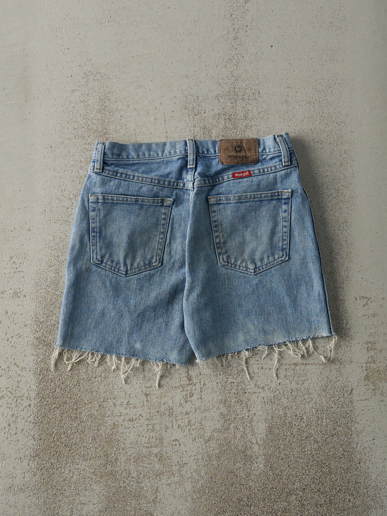 Vintage Y2K Light Wash Wrangler Cut Off Jean Shorts (29x5.5)