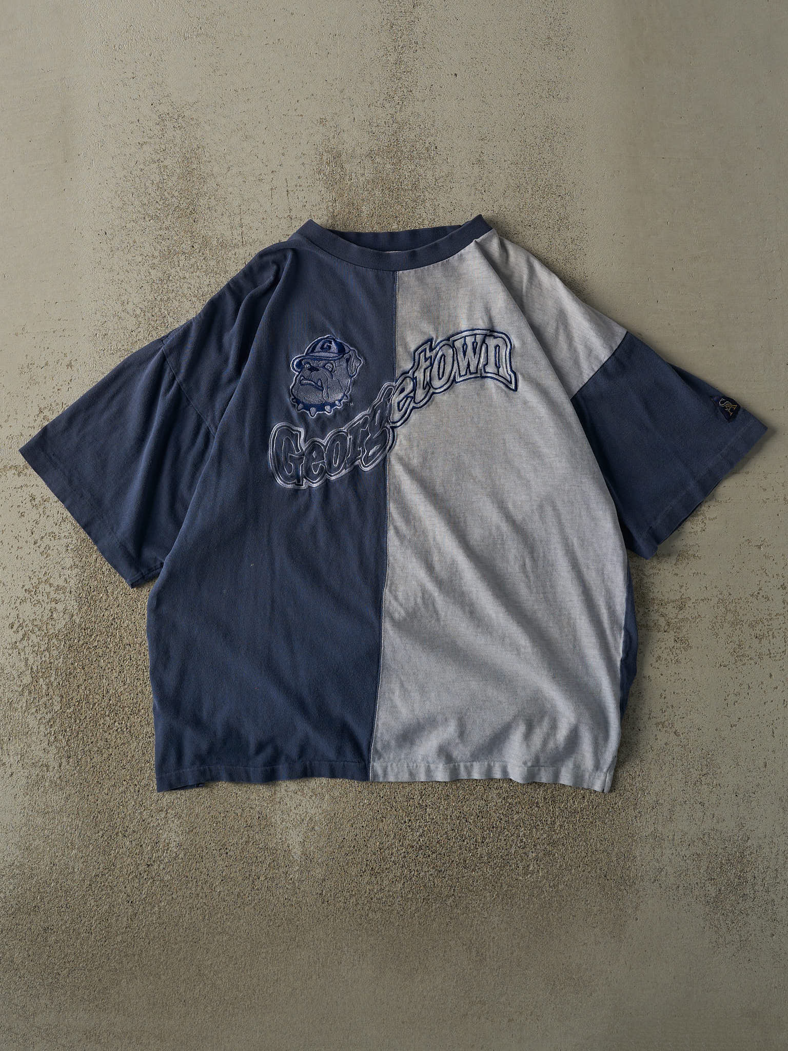 Vintage 90s Navy & Grey Georgetown University Hoyas Embroidered Single Stitch Tee (M/L)
