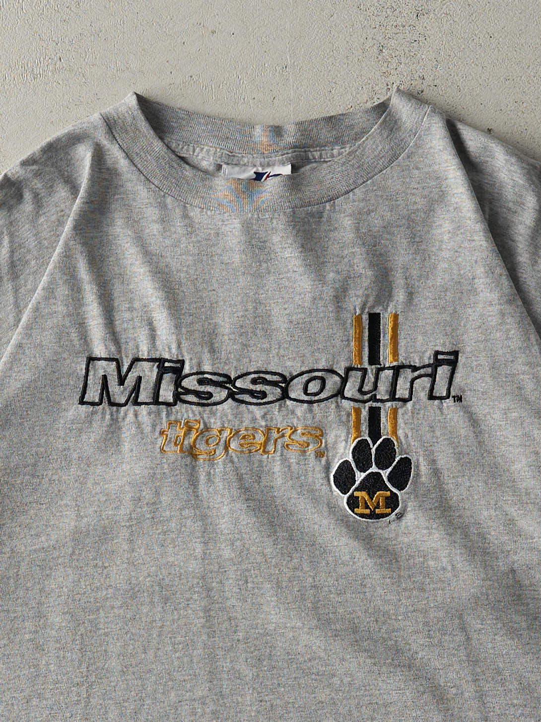 Vintage 90s Grey Embroidered University of Missouri Tigers Tee (XL)