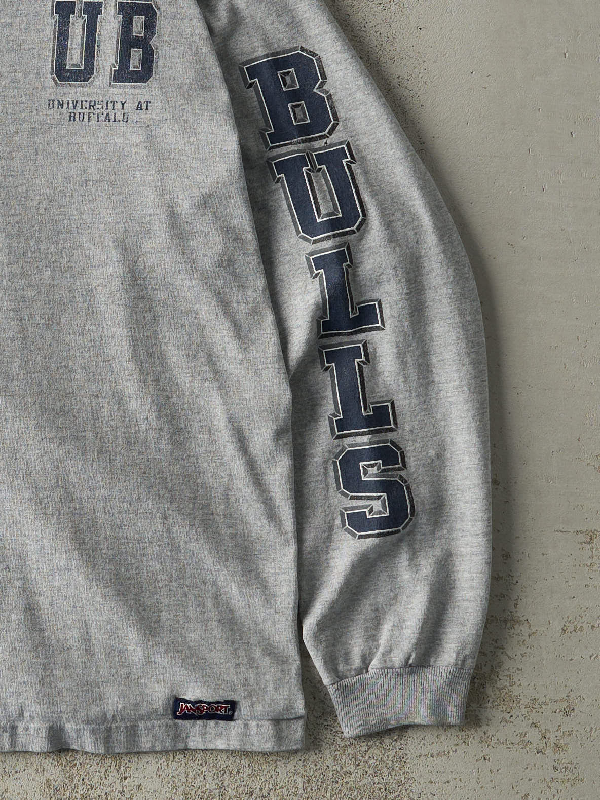 Vintage Y2K Grey University at Buffalo Bulls Long Sleeve (S)