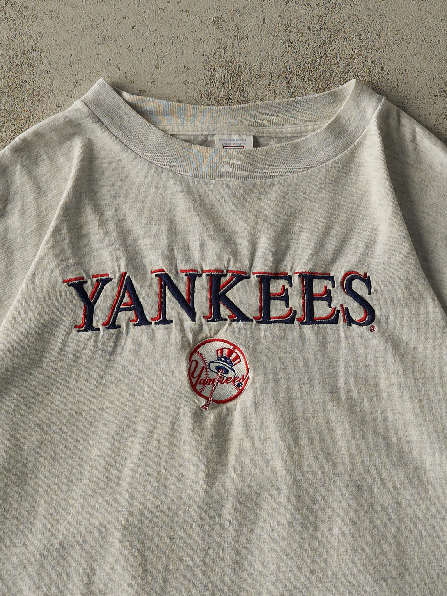 Vintage 90s Heather Grey New York Yankees Embroidered Tee (XL/XXL)