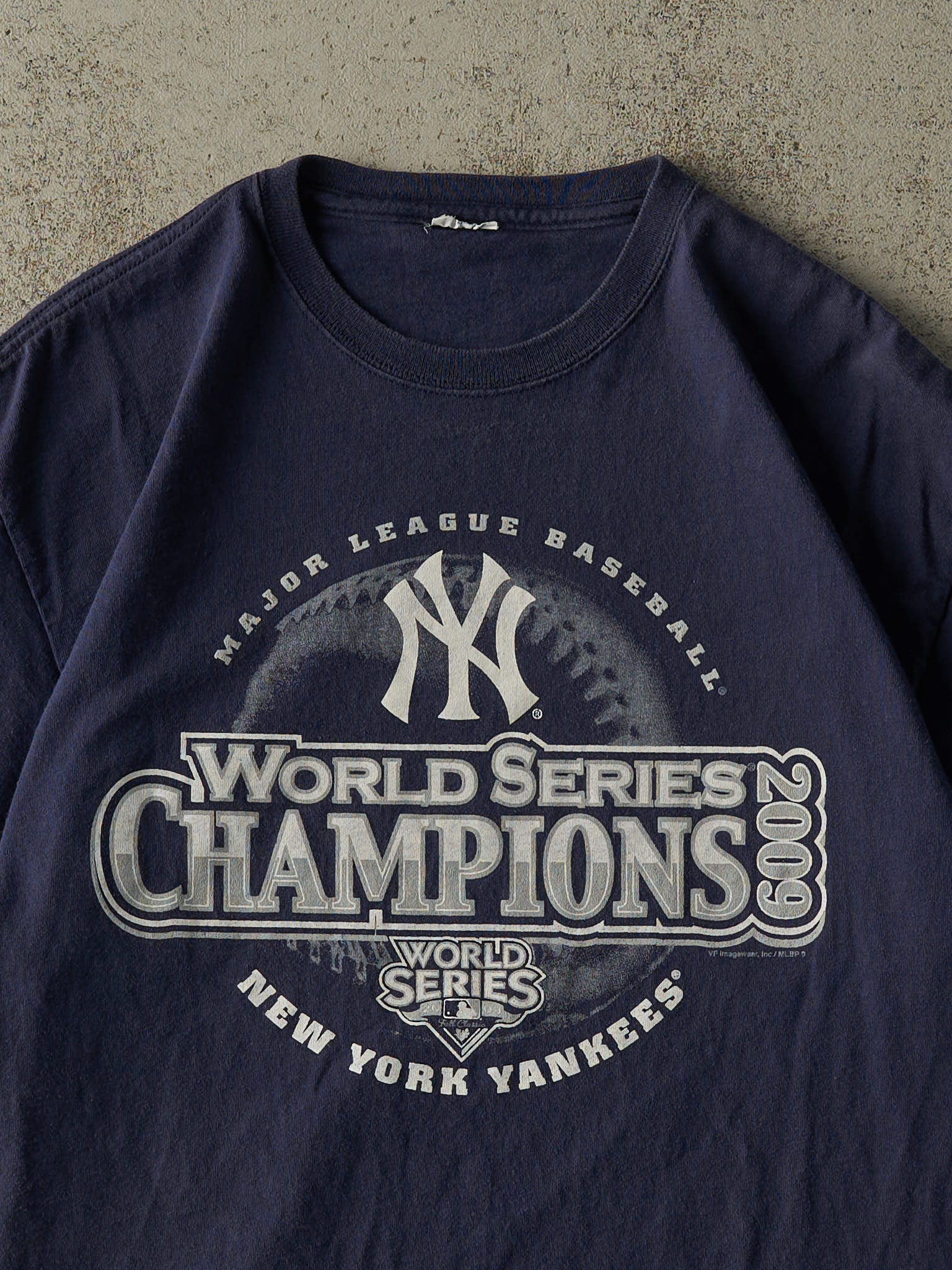 Vintage 09' Navy Blue New York Yankees World Series Champions Tee (M/L)