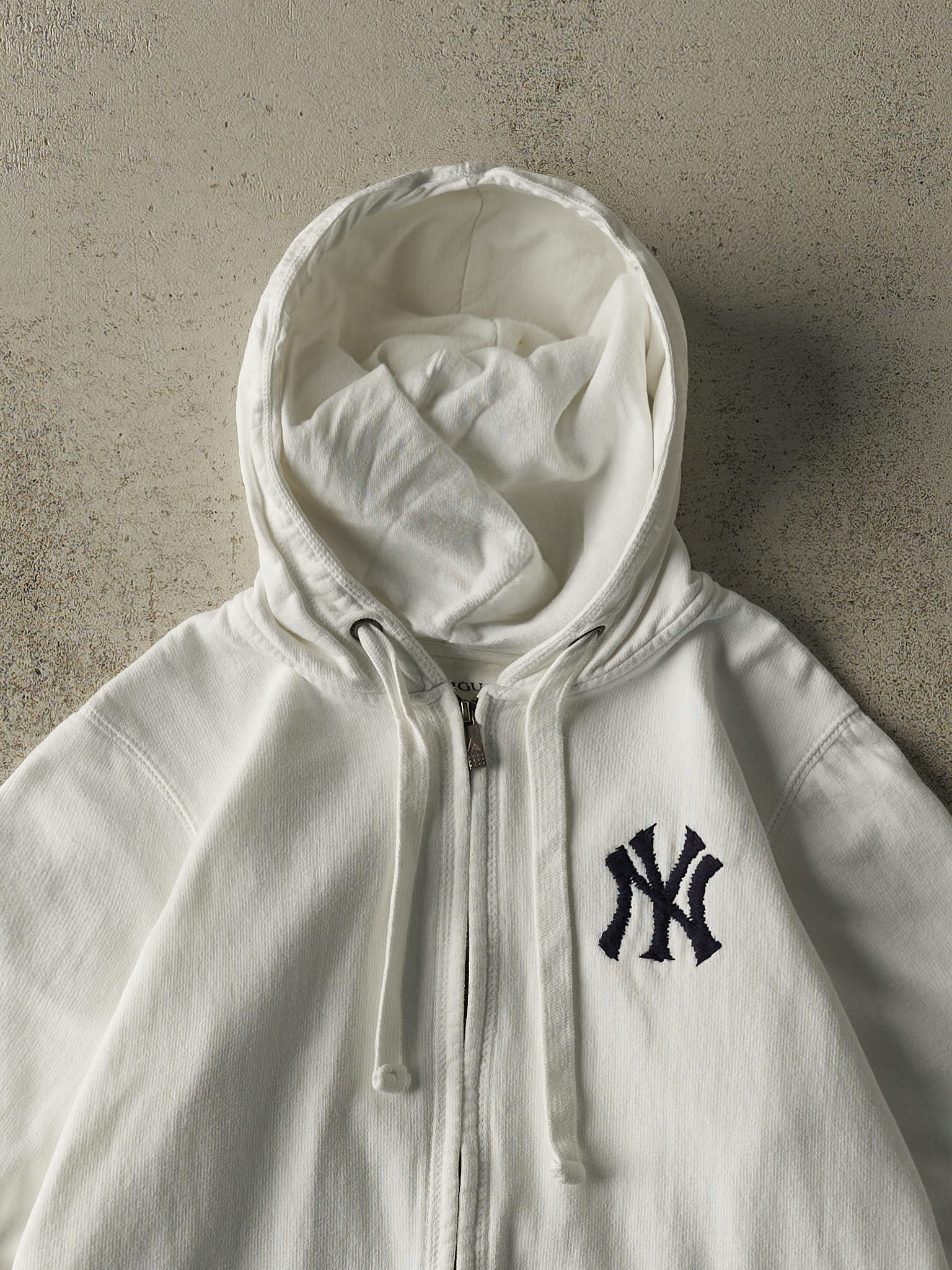 Vintage Y2K White New York Yankees Embroidered Zip Up Hoodie (M/L)