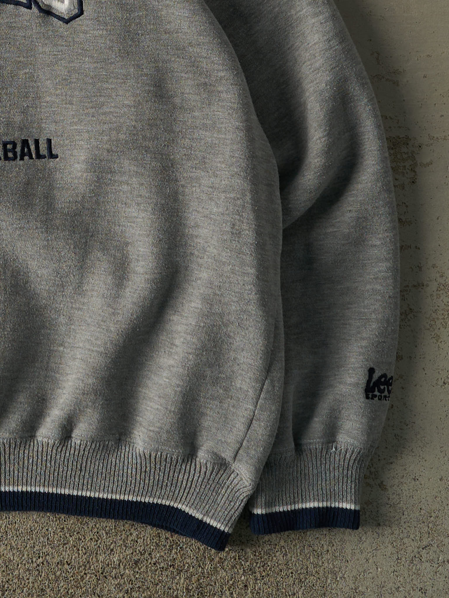 Vintage 90s Grey New York Yankees Embroidered Boxy Crewneck (L/XL)