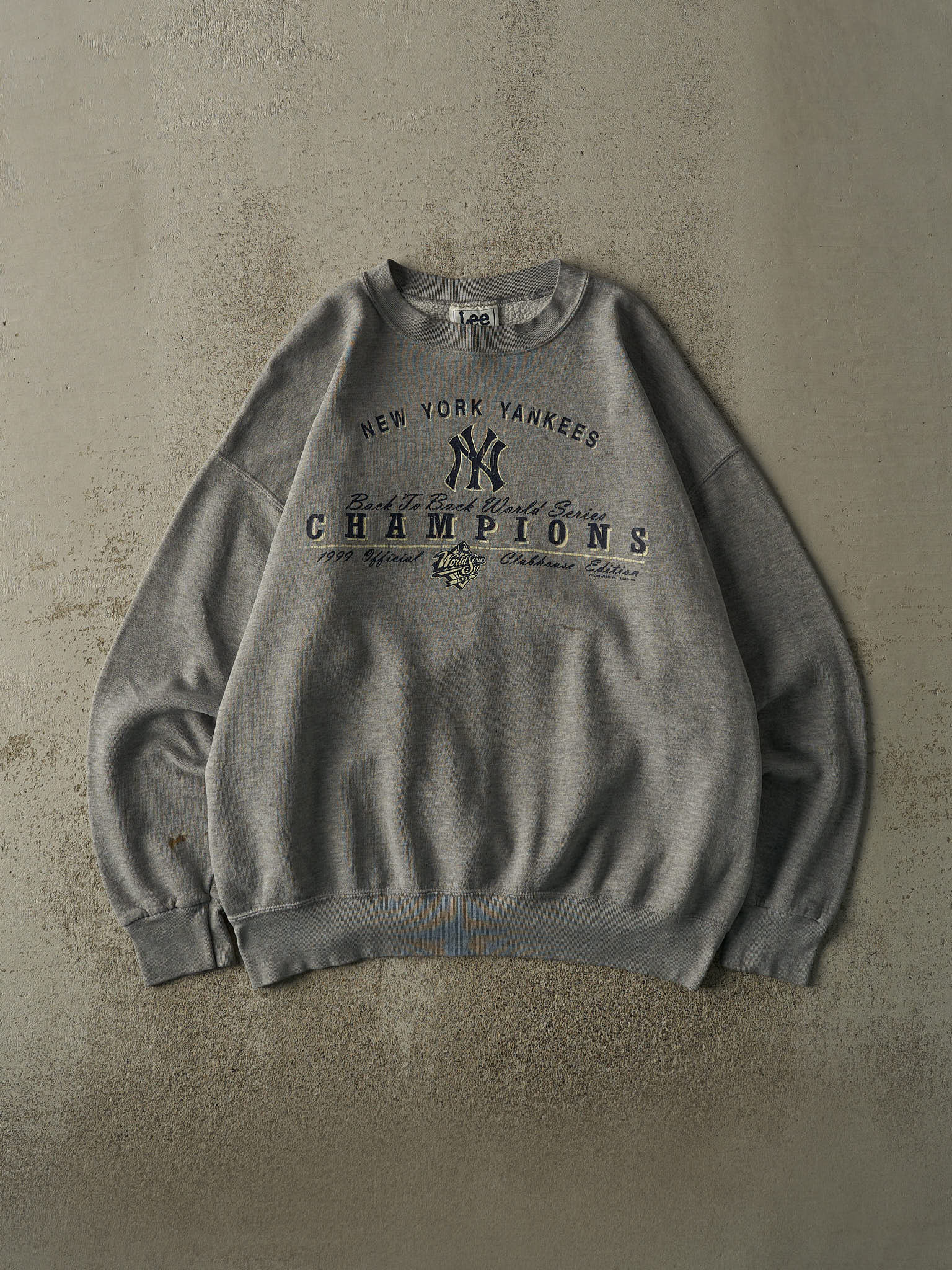Vintage 99' Grey New York Yankees Back to Back World Series Champion Crewneck (XL/XXL)