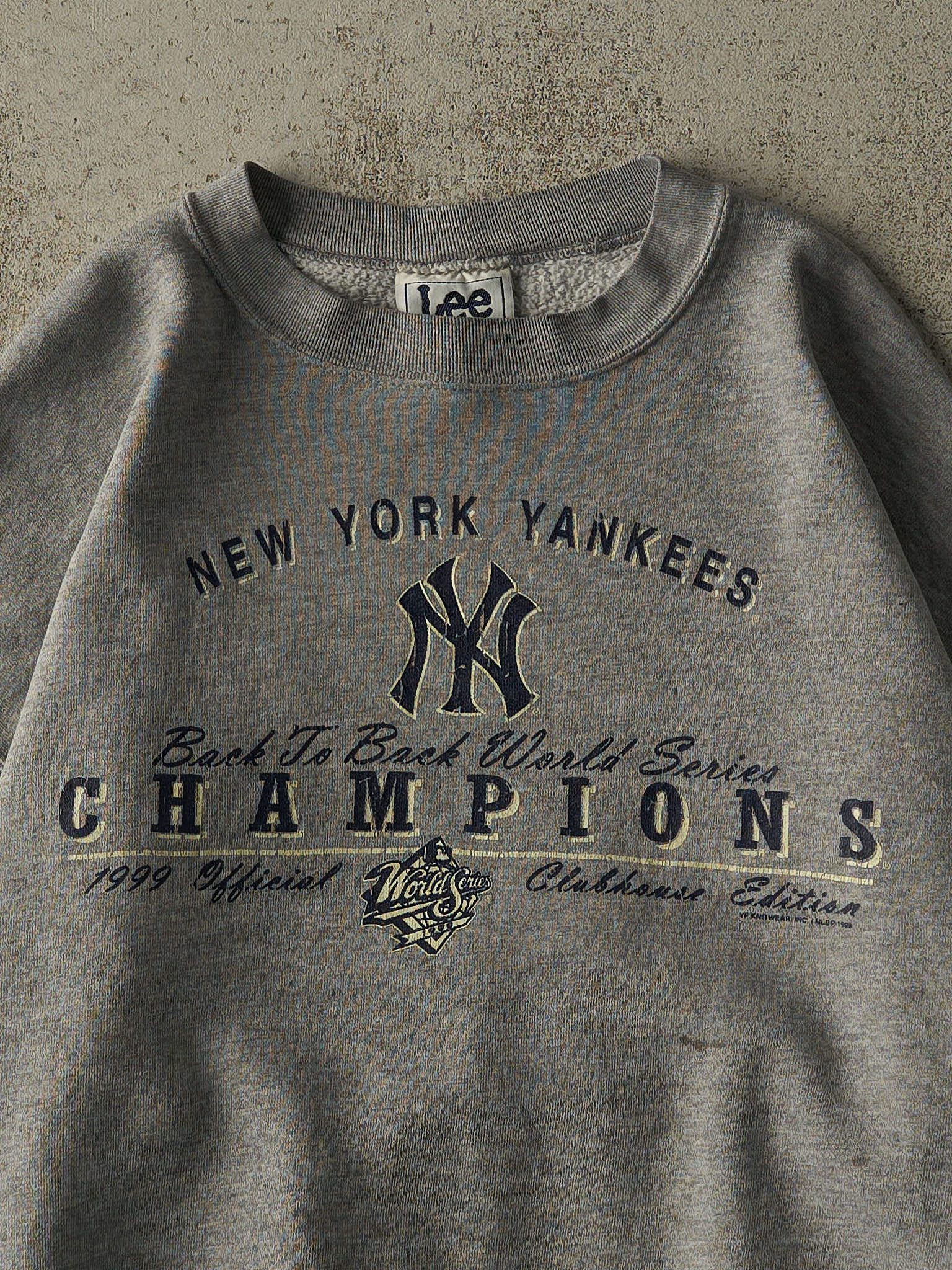 Vintage 99' Grey New York Yankees Back to Back World Series Champion Crewneck (XL/XXL)
