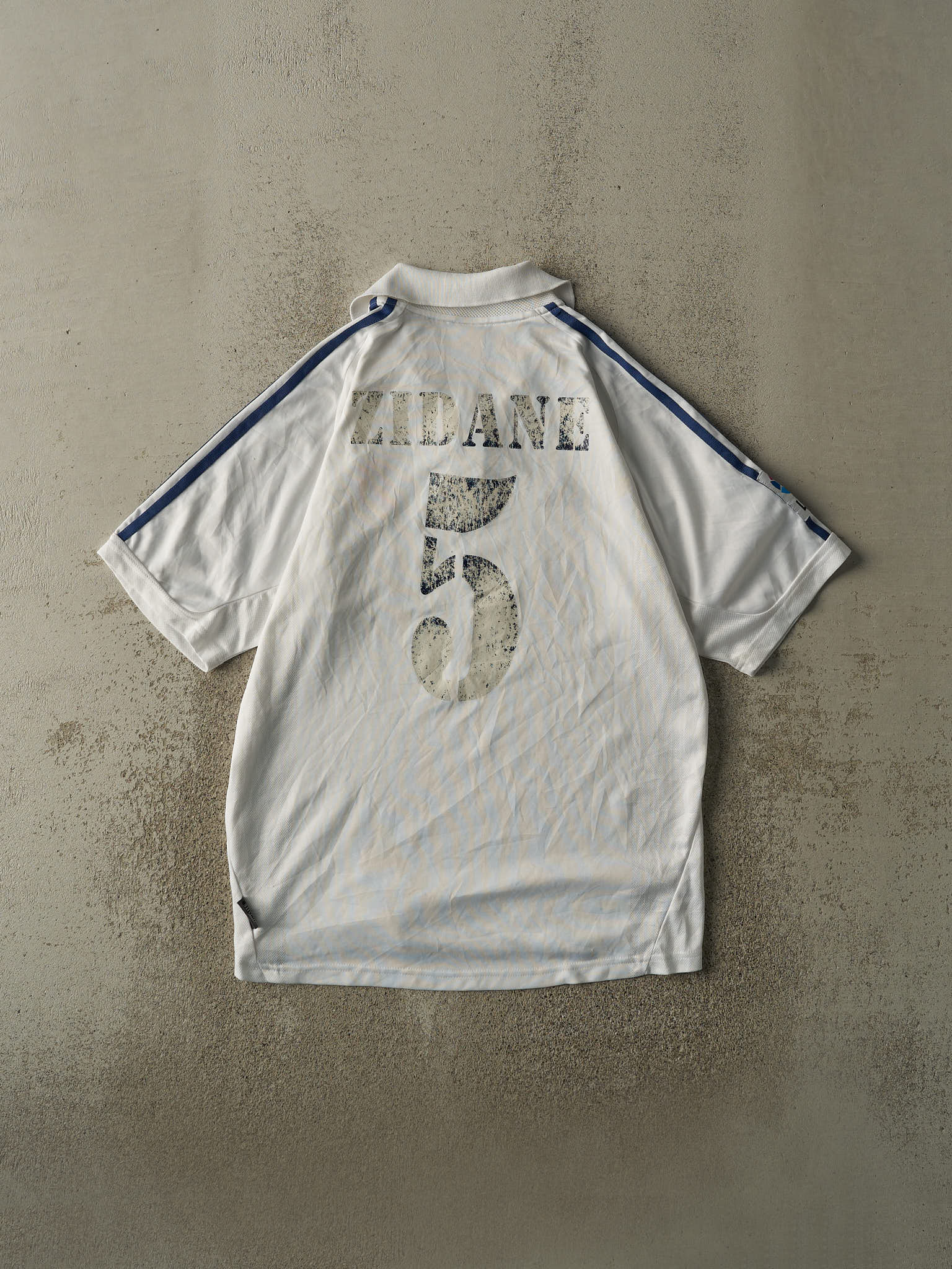 Vintage Y2K White Adidas Real Madrid Zinedine Zidane #5 Soccer Jersey (L/XL)