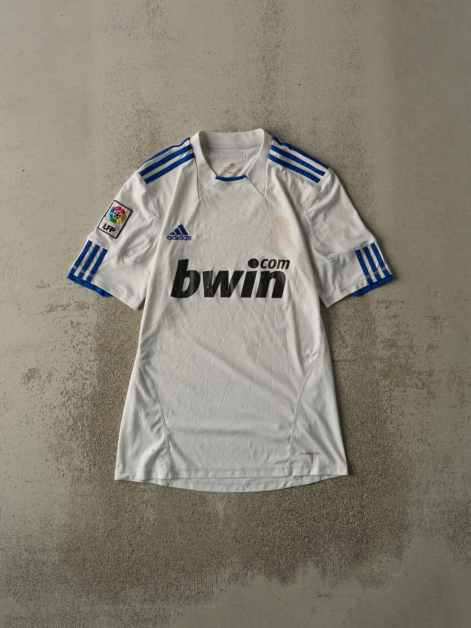 Vintage Y2K White Real Madrid Soccer Jersey (S/M)