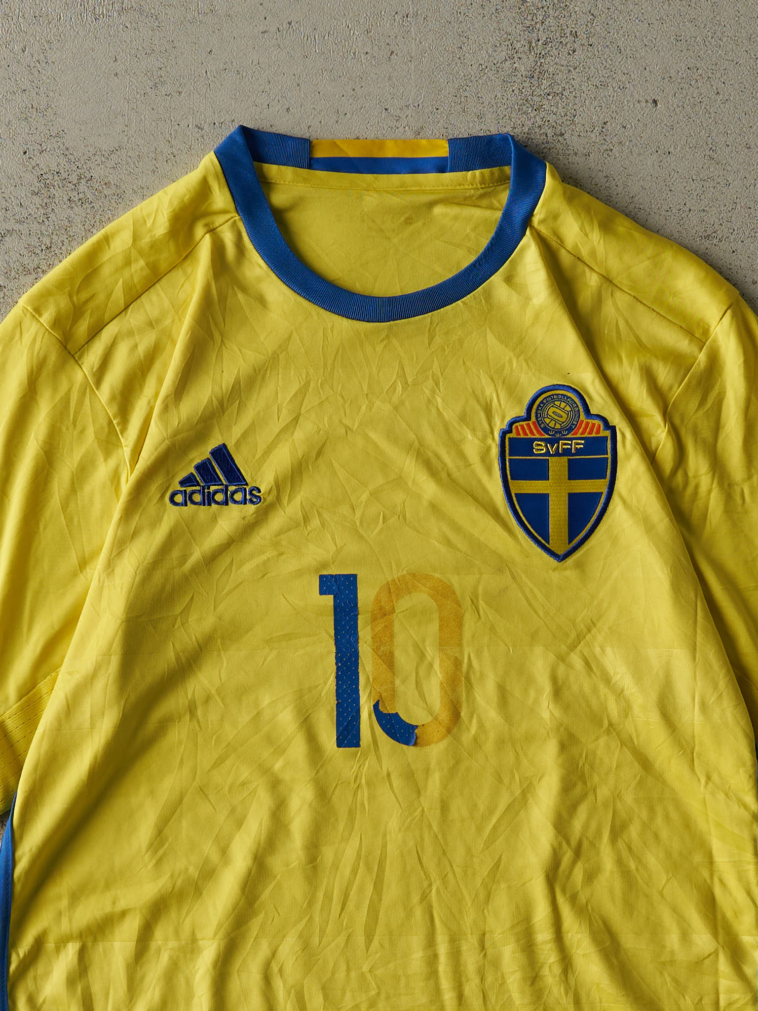 Vintage Y2K Yellow Sweden #10 Zlatan Ibrahimović Soccer Jersey (S/M)