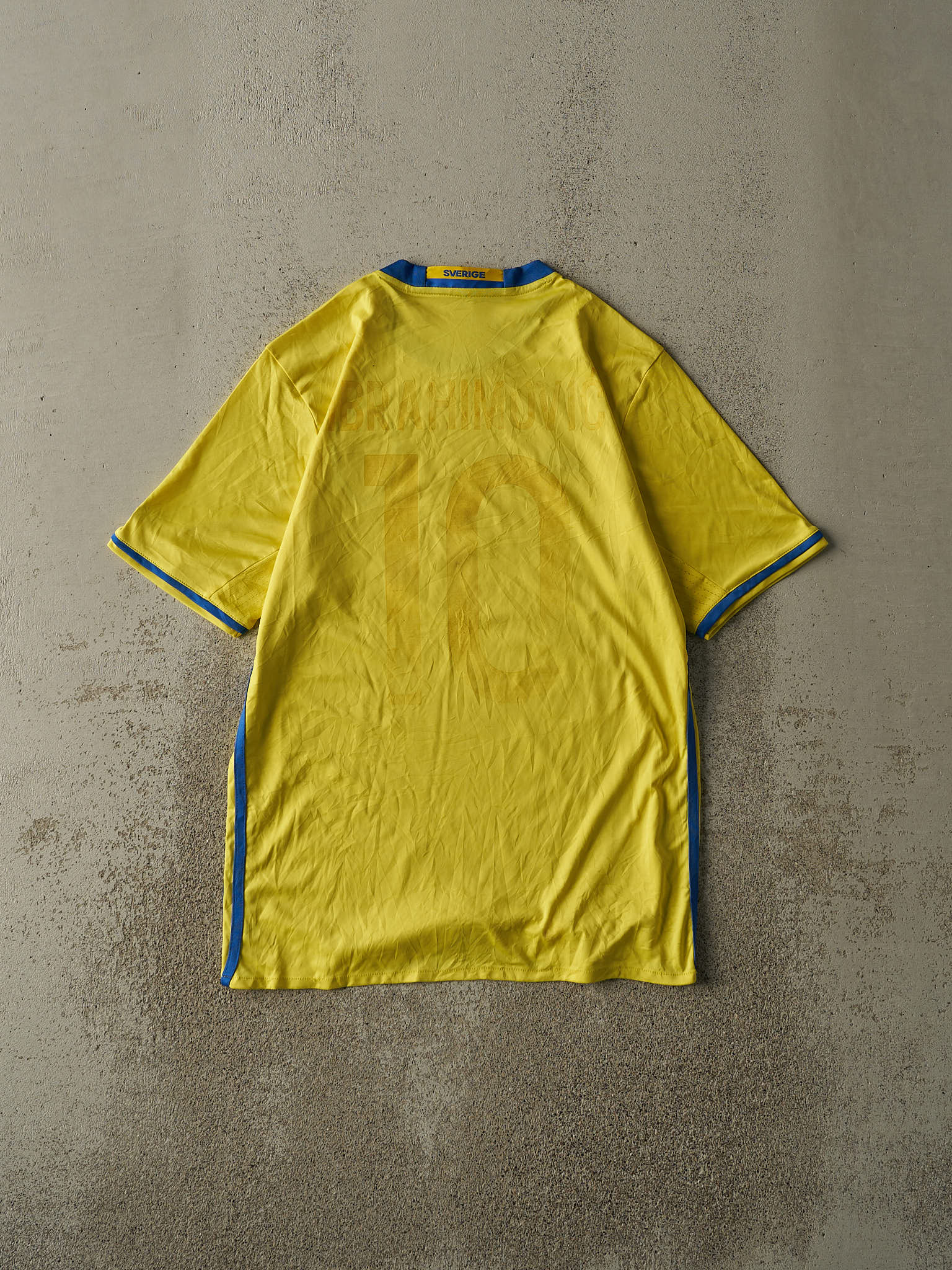 Vintage Y2K Yellow Sweden #10 Zlatan Ibrahimović Soccer Jersey (S/M)