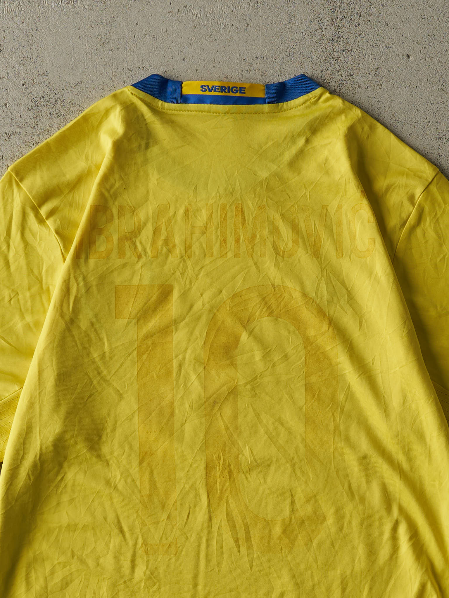 Vintage Y2K Yellow Sweden #10 Zlatan Ibrahimović Soccer Jersey (S/M)