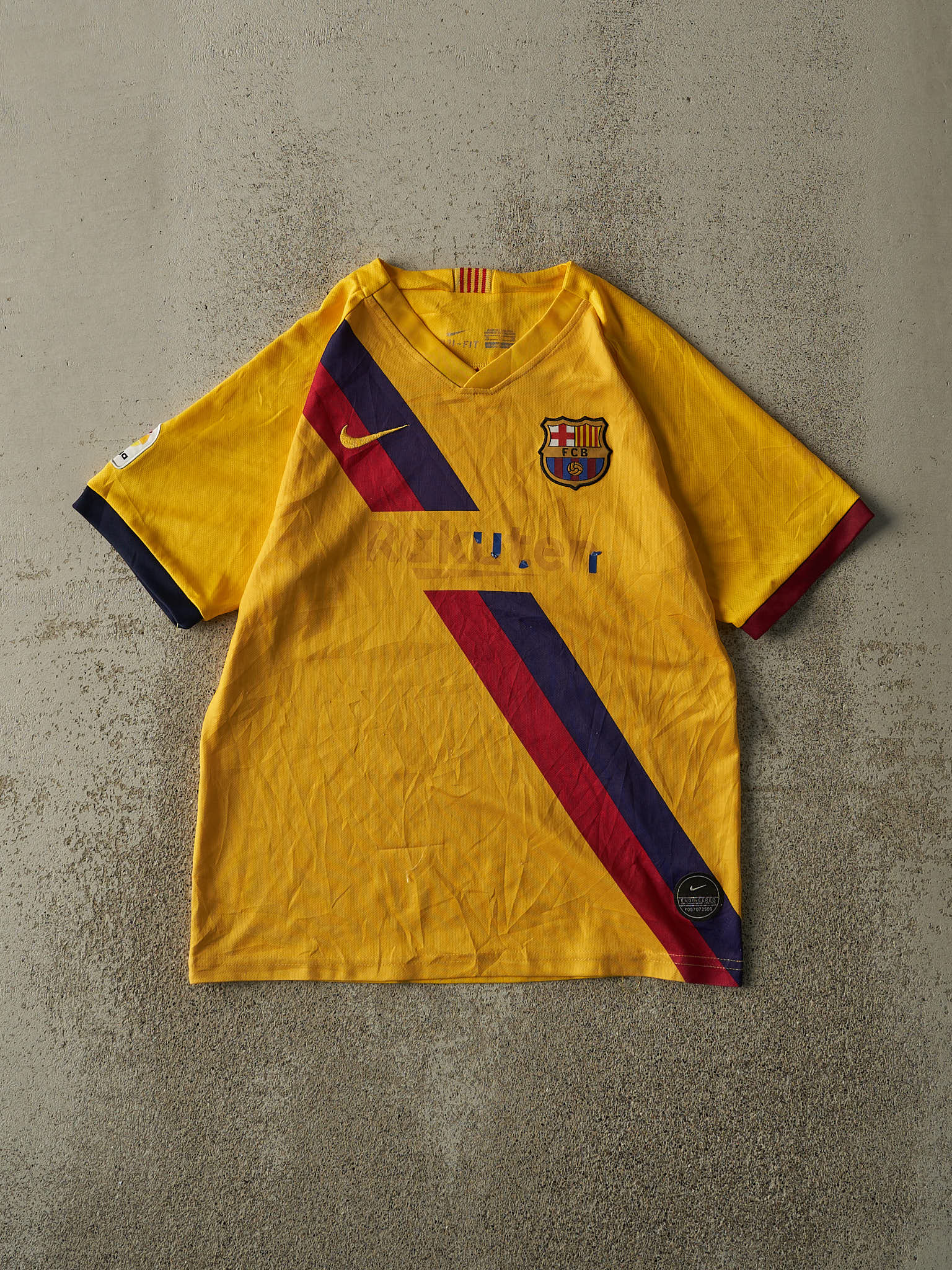 Vintage Y2K Yellow Nike FC Barcelona #17 Antoine Griezmann Soccer Jersey (XS/S)