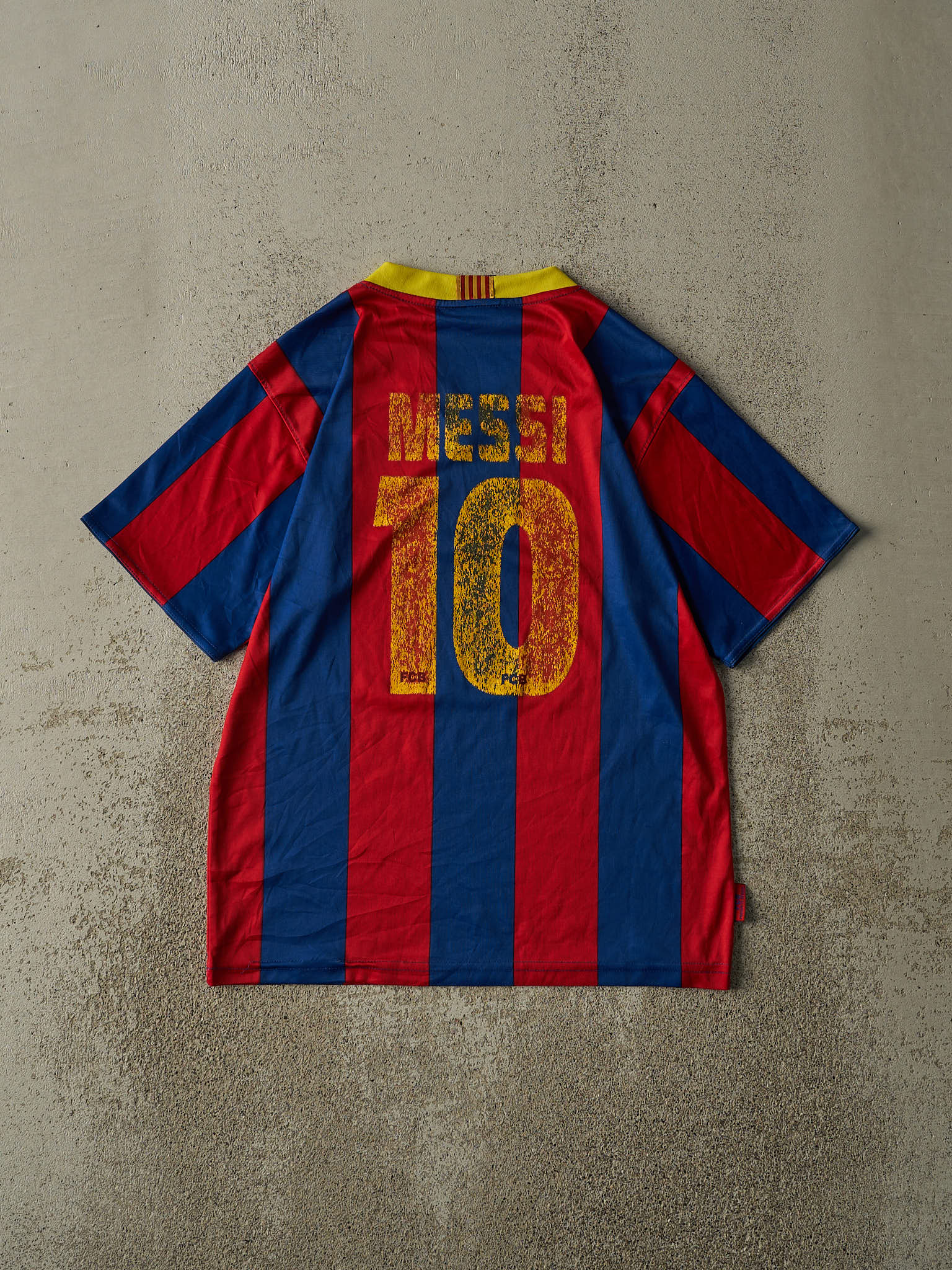 Vintage Y2K Red & Blue FC Barcelona #10 Lionel Messi Soccer Jersey
