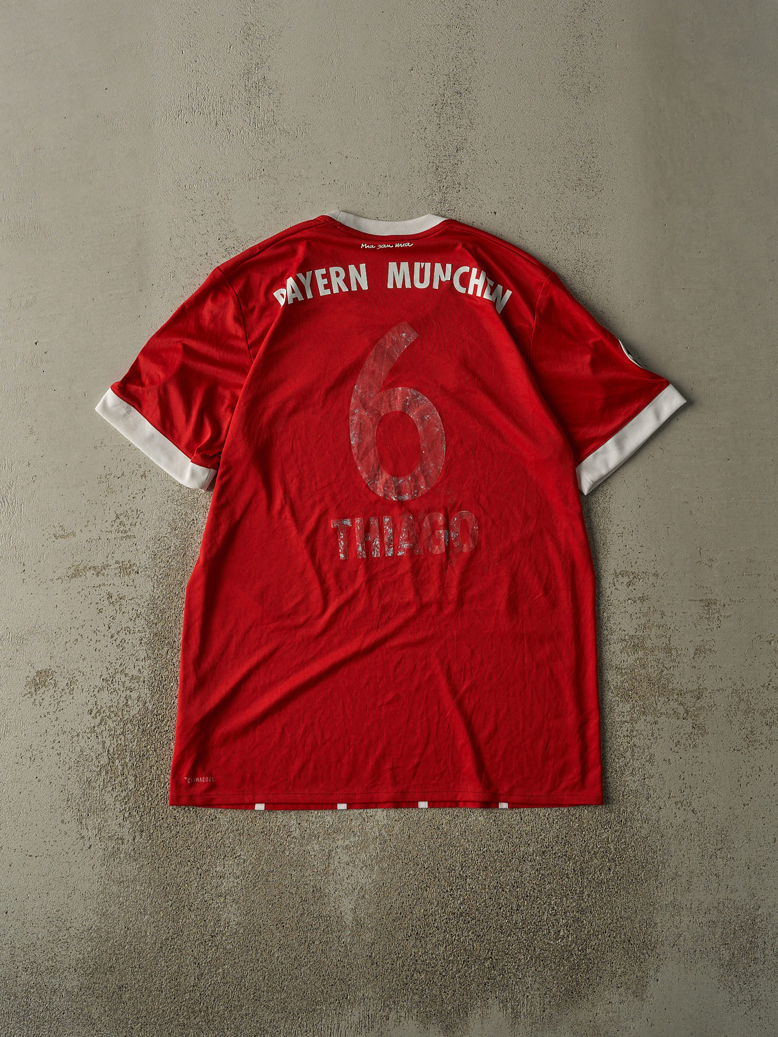 Vintage Y2K Red FC Bayern Munchen #6 Thiago Alcântara Soccer Jersey (L/XL)