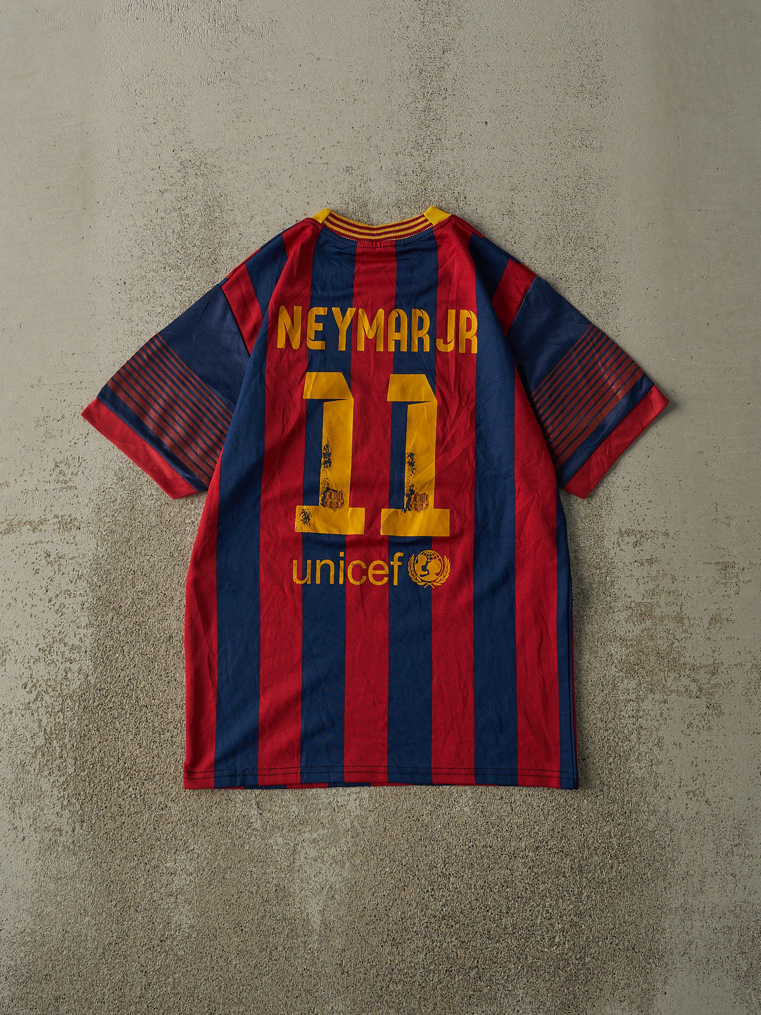 Vintage Y2K Red & Blue FC Barcelona #11 Neymar Jr. Soccer Jersey (S/M)