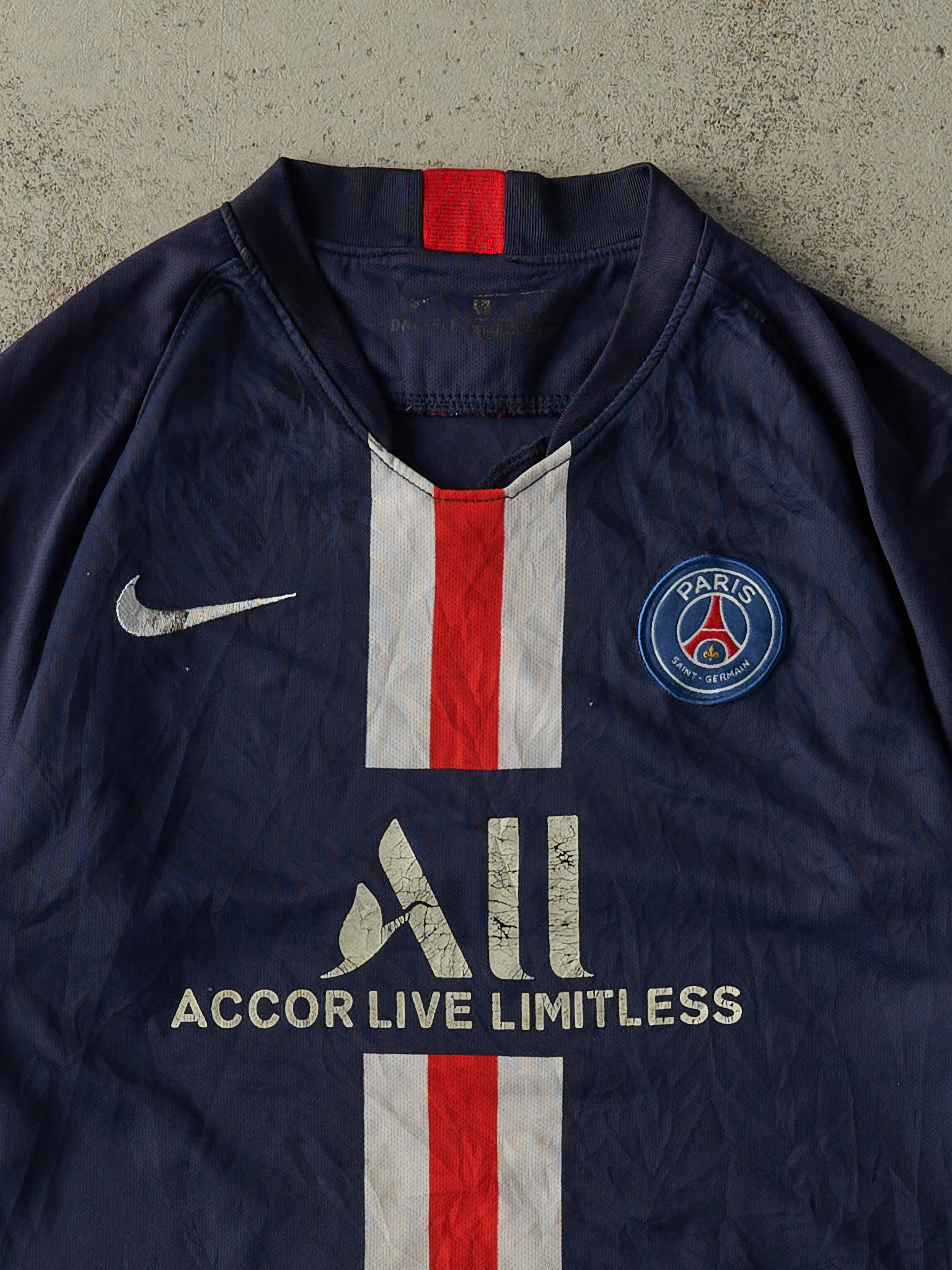 Vintage Y2K Navy Blue Paris Saint Germain #10 Kylian Mbappé Nike Soccer Jersey (S)
