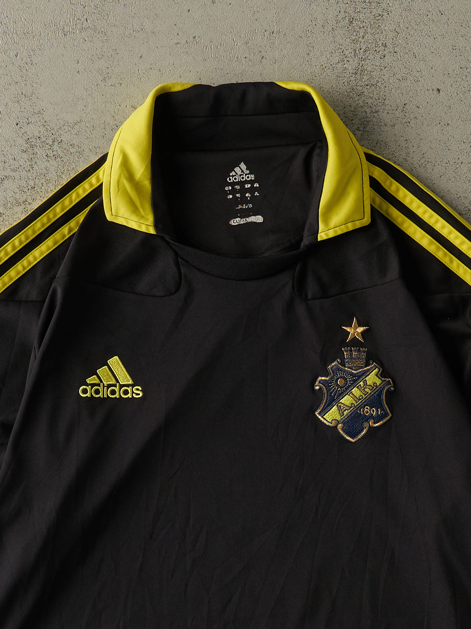Vintage Y2K Black & Yellow Adidas AIK Fotboll Soccer Jersey (M/L)