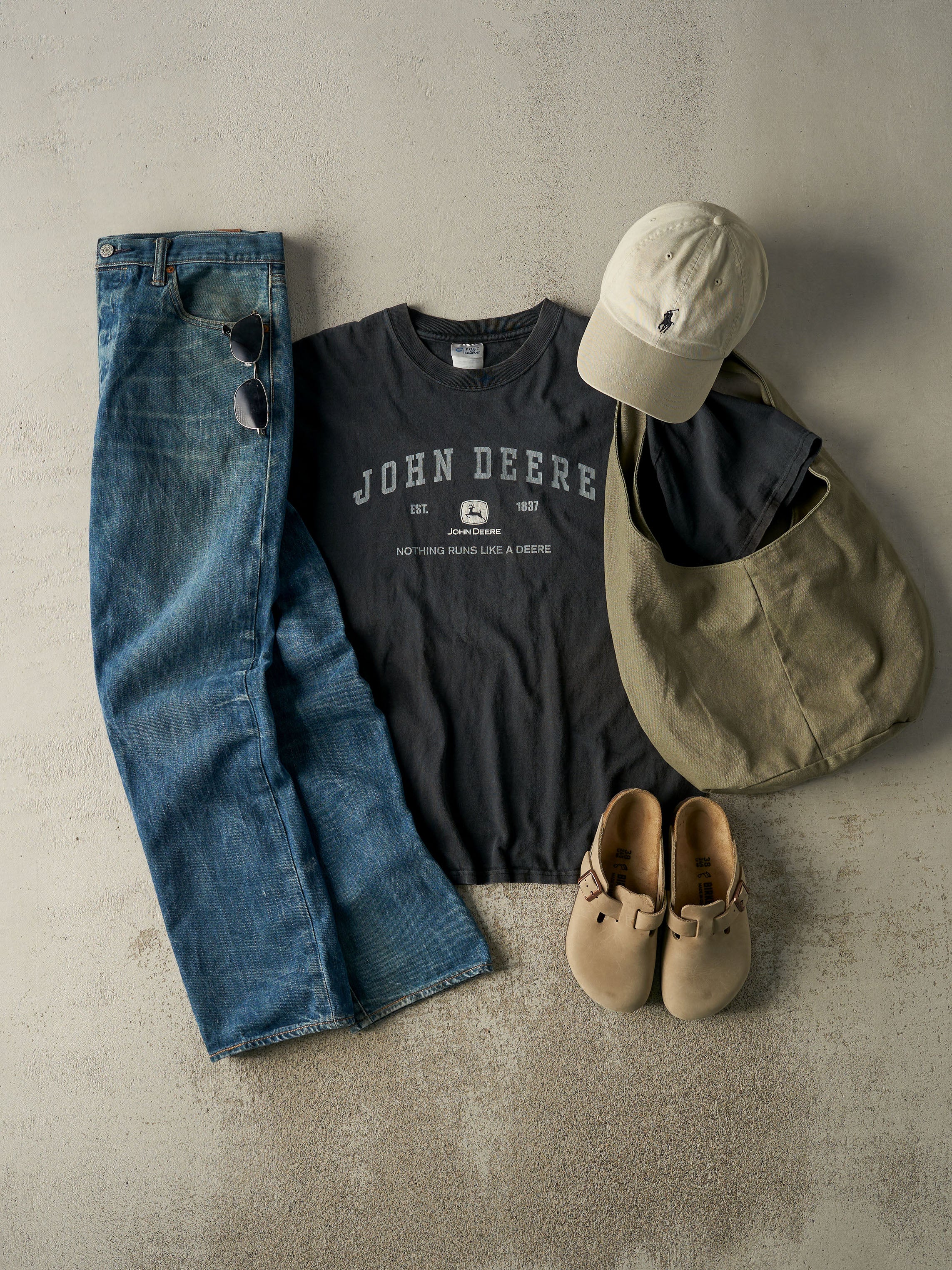 Vintage Y2K Dark Wash Levi's 501 Jeans (34x30)