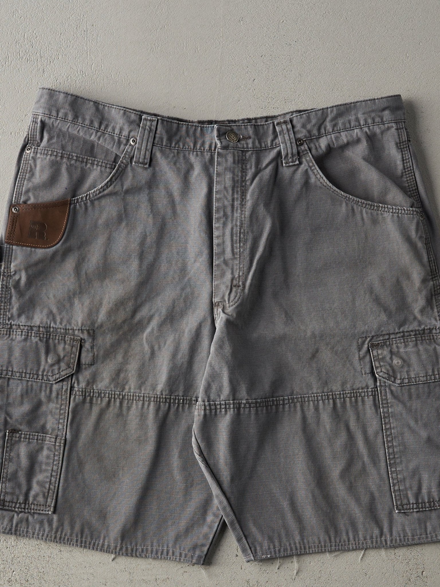 Vintage Y2K Grey Wrangler Carpenter Shorts (38x10.5)