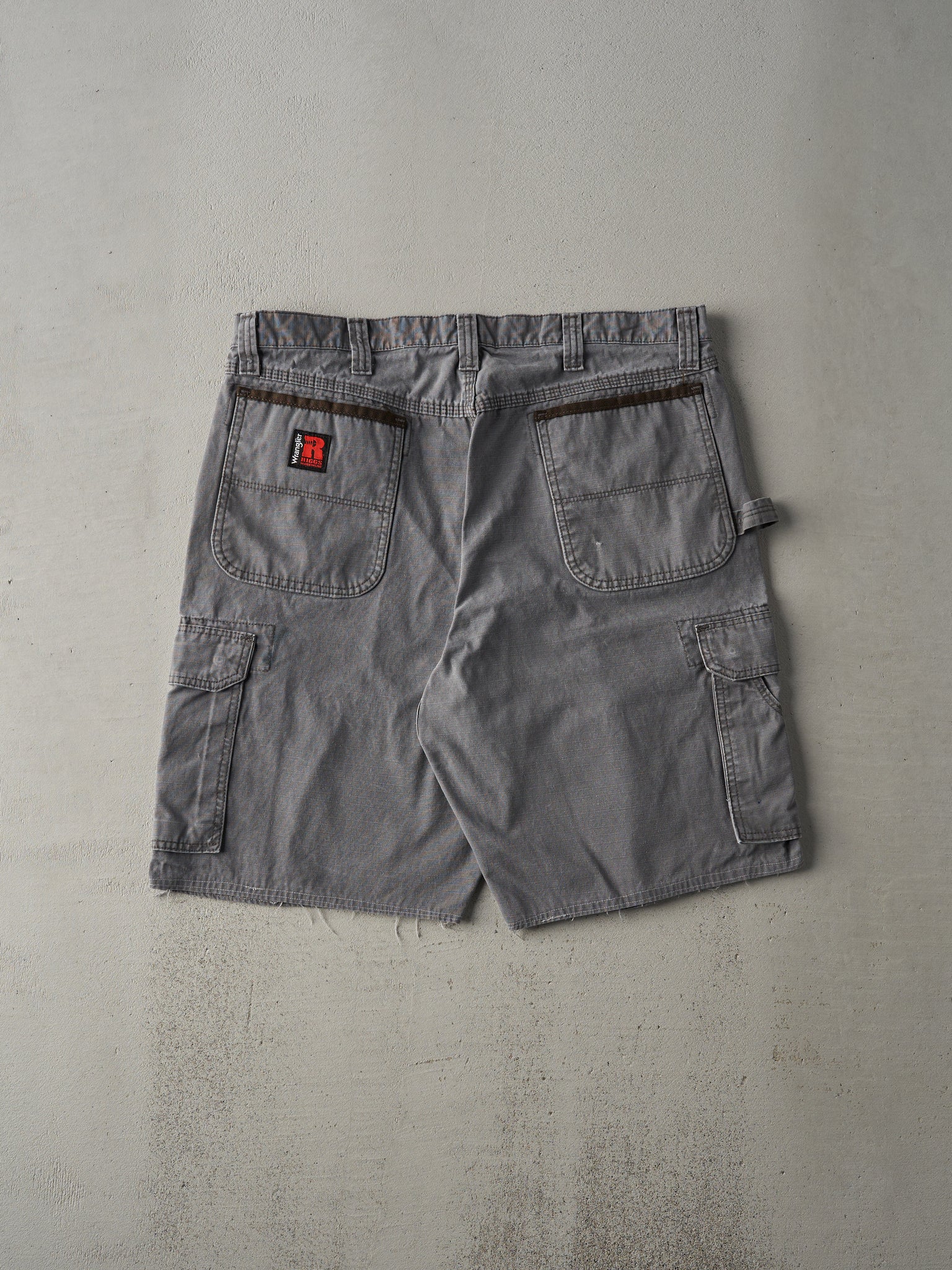 Vintage Y2K Grey Wrangler Carpenter Shorts (38x10.5)