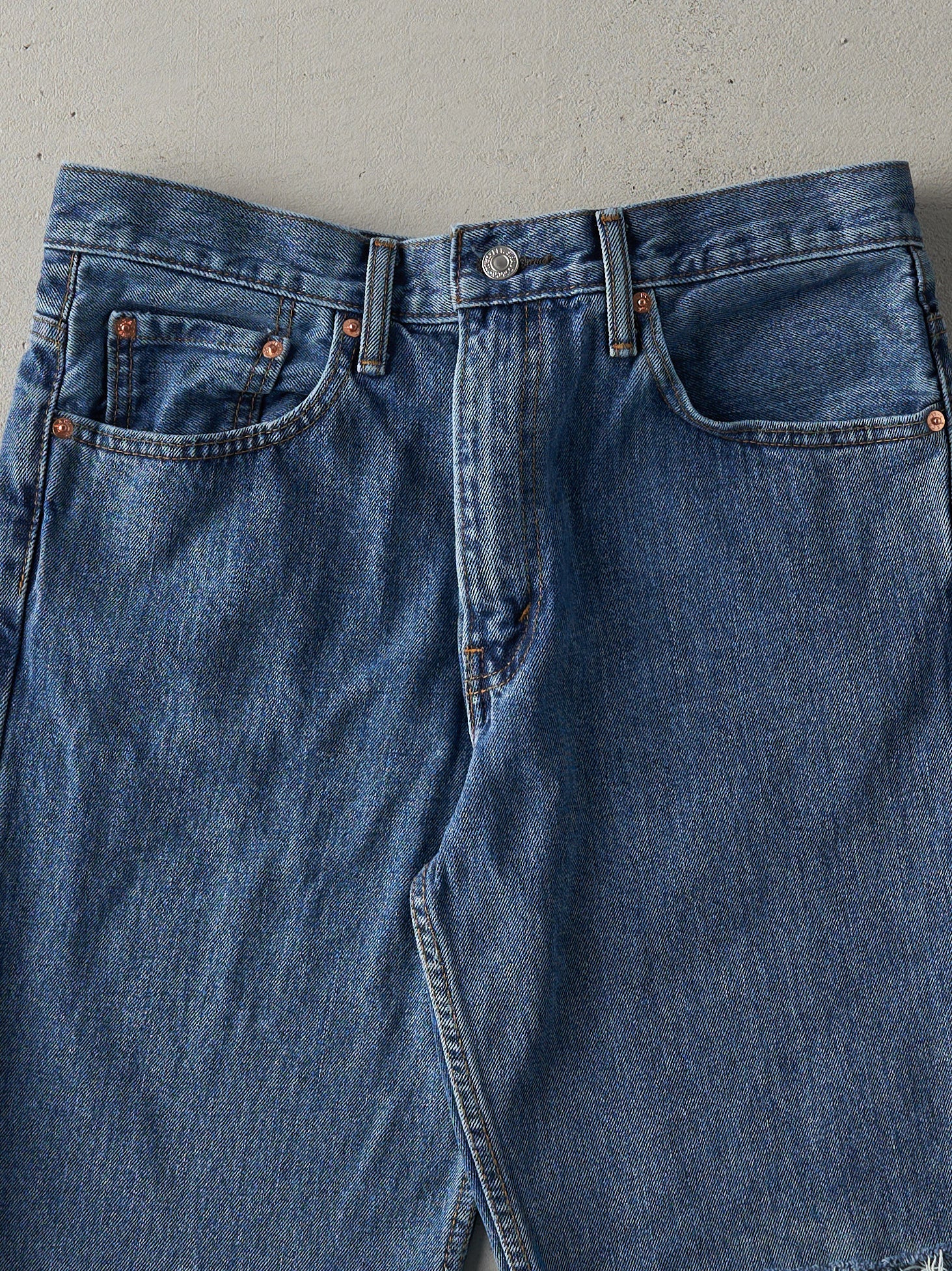 Vintage Y2K Mid Wash Levi's 516 Cut Off Jean Shorts (33x9)