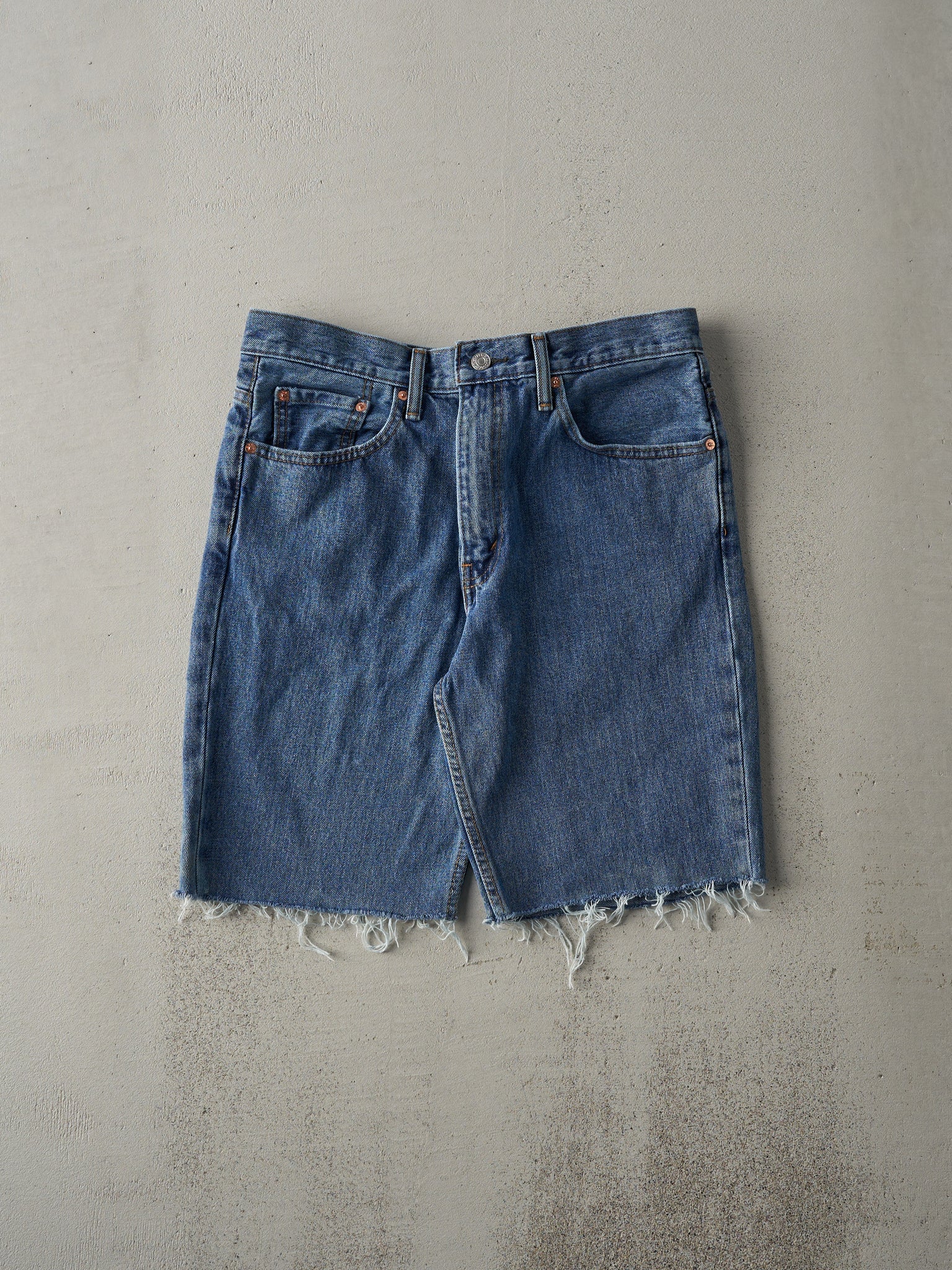 Vintage Y2K Mid Wash Levi's 516 Cut Off Jean Shorts (33x9)