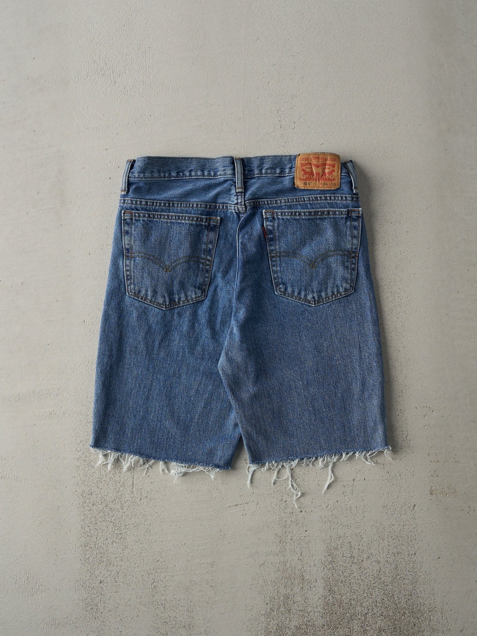 Vintage Y2K Mid Wash Levi's 516 Cut Off Jean Shorts (33x9)