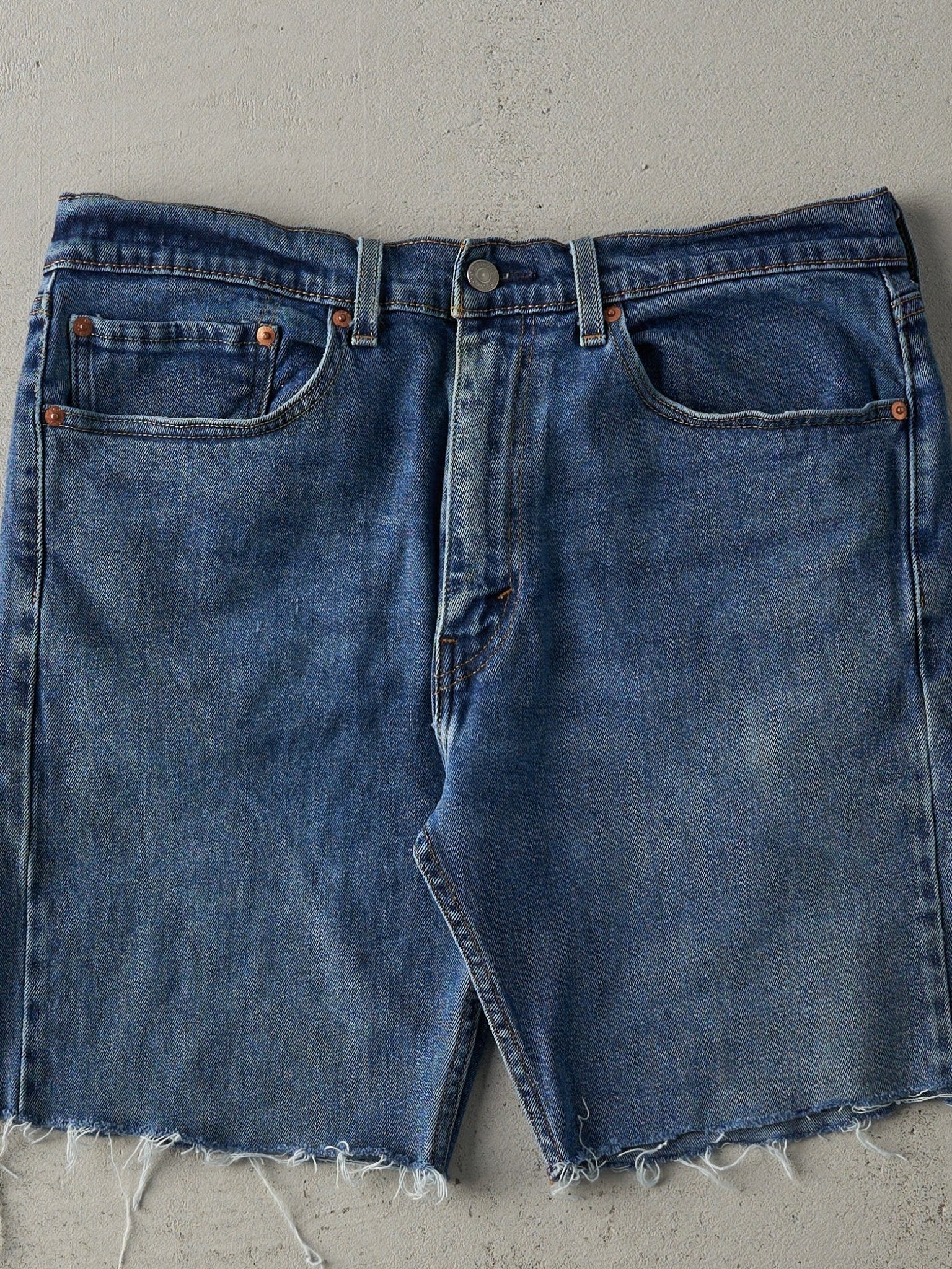 Vintage Y2K Mid Wash Levi's 505 Cut Off Jean Shorts (34x8)