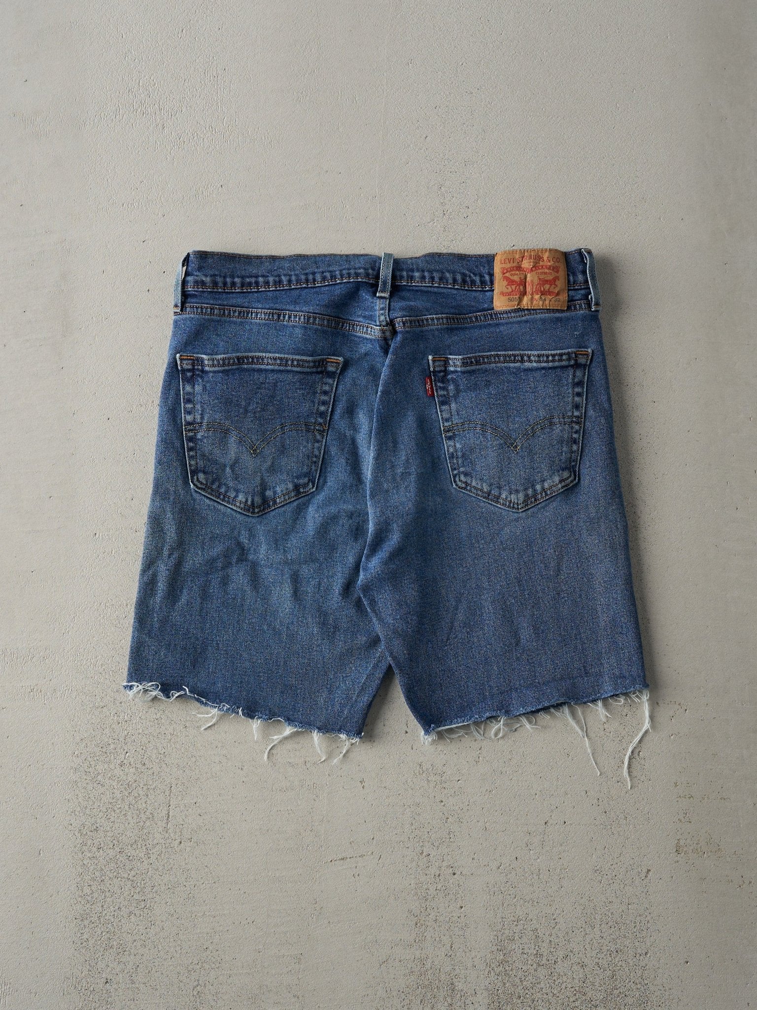 Vintage Y2K Mid Wash Levi's 505 Cut Off Jean Shorts (34x8)