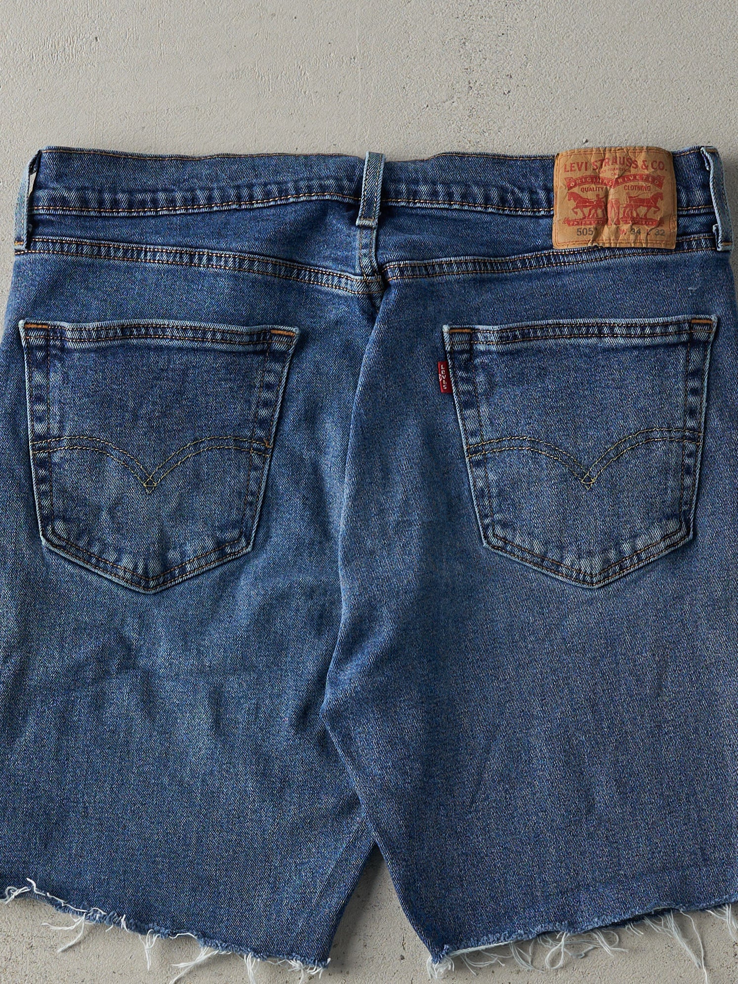 Vintage Y2K Mid Wash Levi's 505 Cut Off Jean Shorts (34x8)