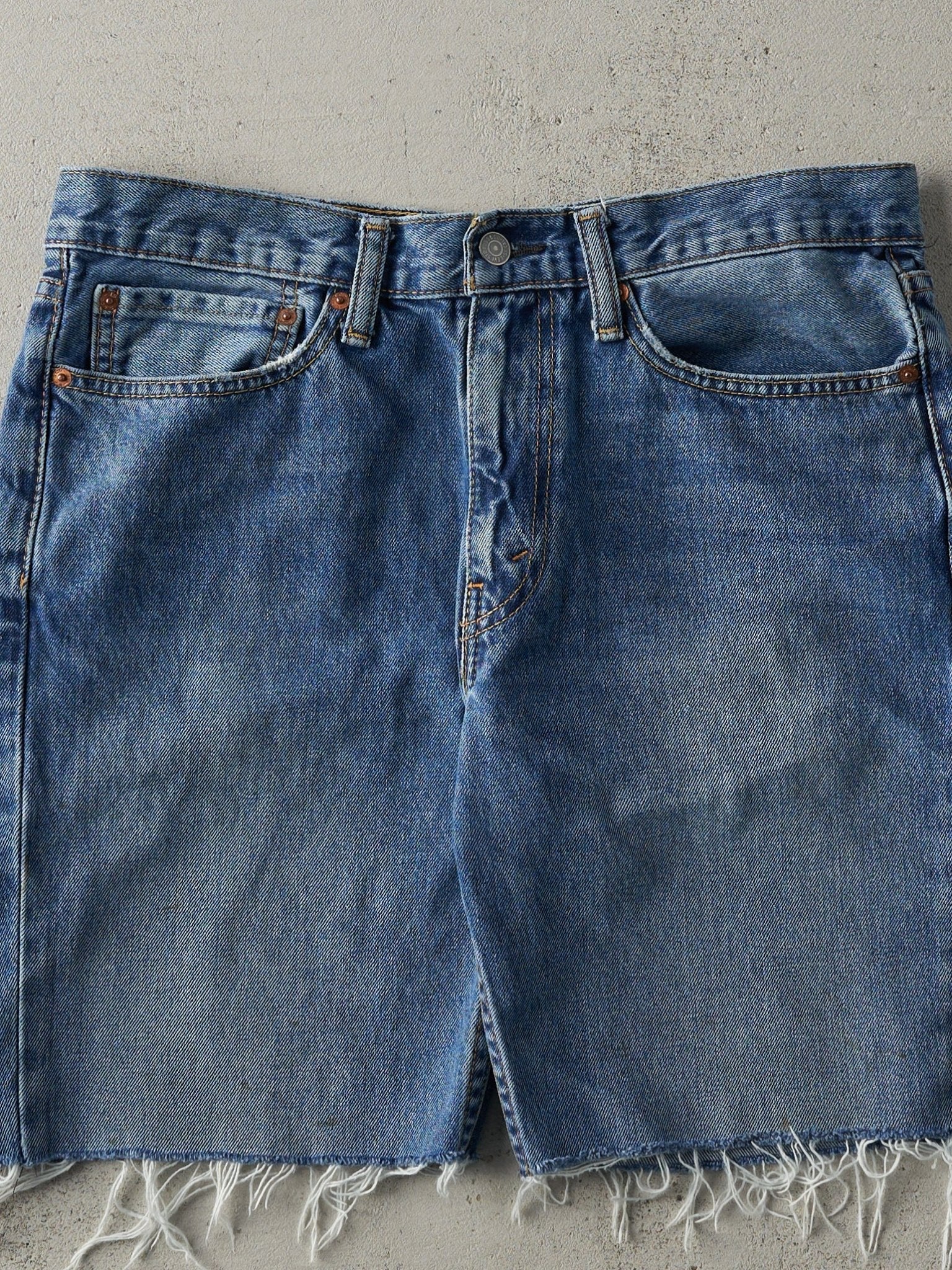 Vintage Y2K Mid Wash Levi's 514 Cut Off Jean Shorts (34x8)