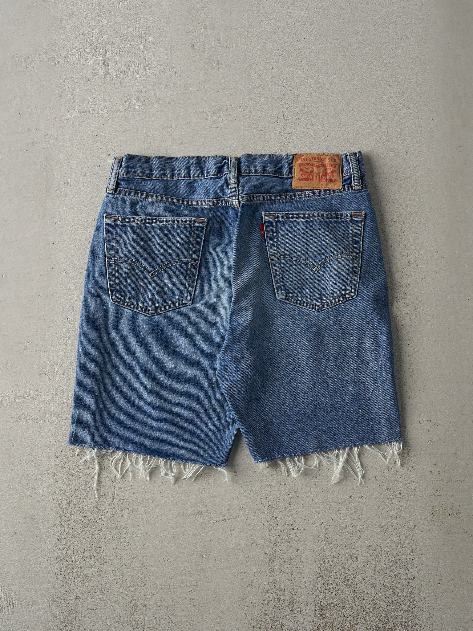 Vintage Y2K Mid Wash Levi's 514 Cut Off Jean Shorts (34x8)