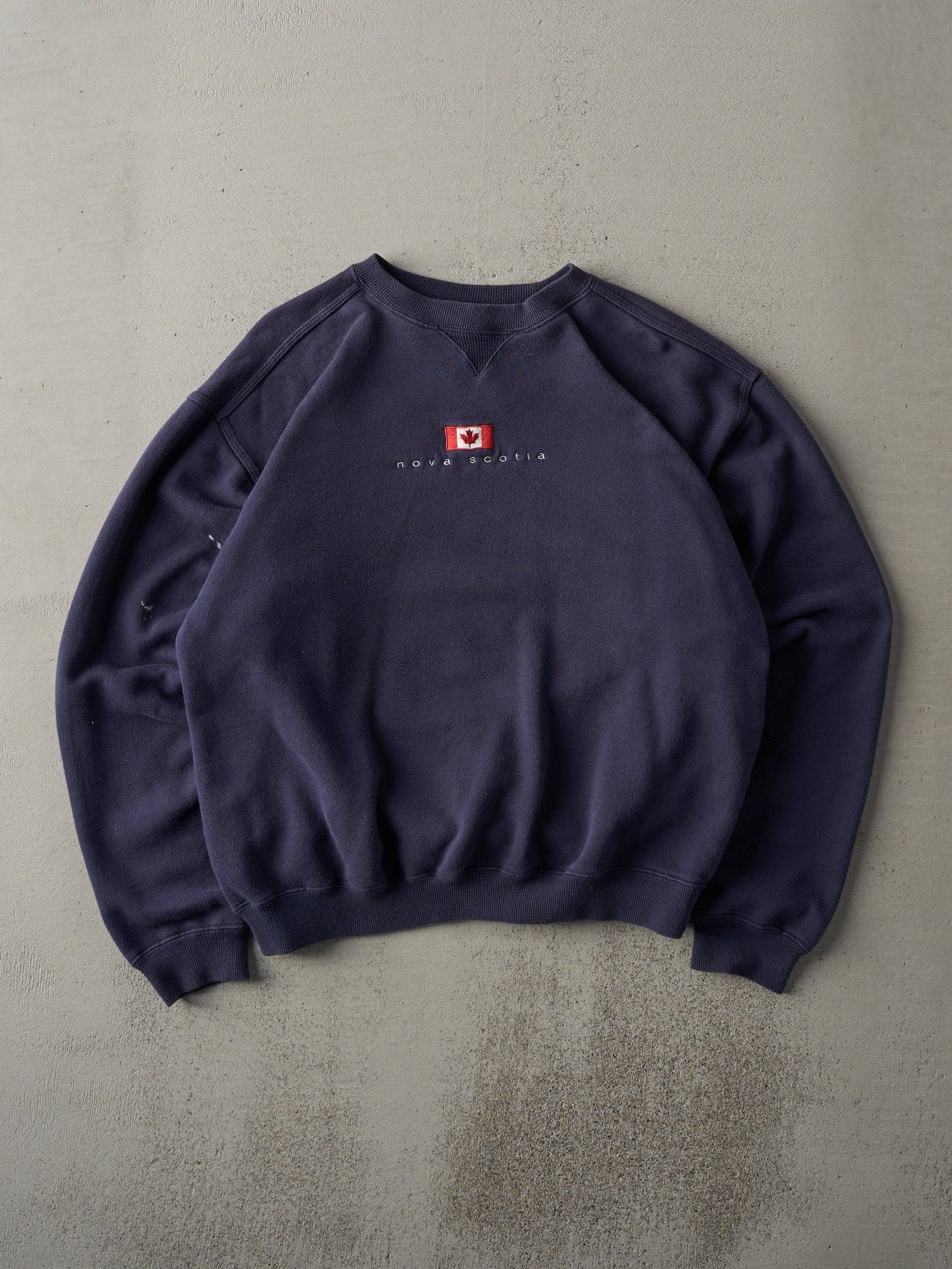 Vintage Y2K Navy Blue Nova Scotia Embroidered Crewneck (M)