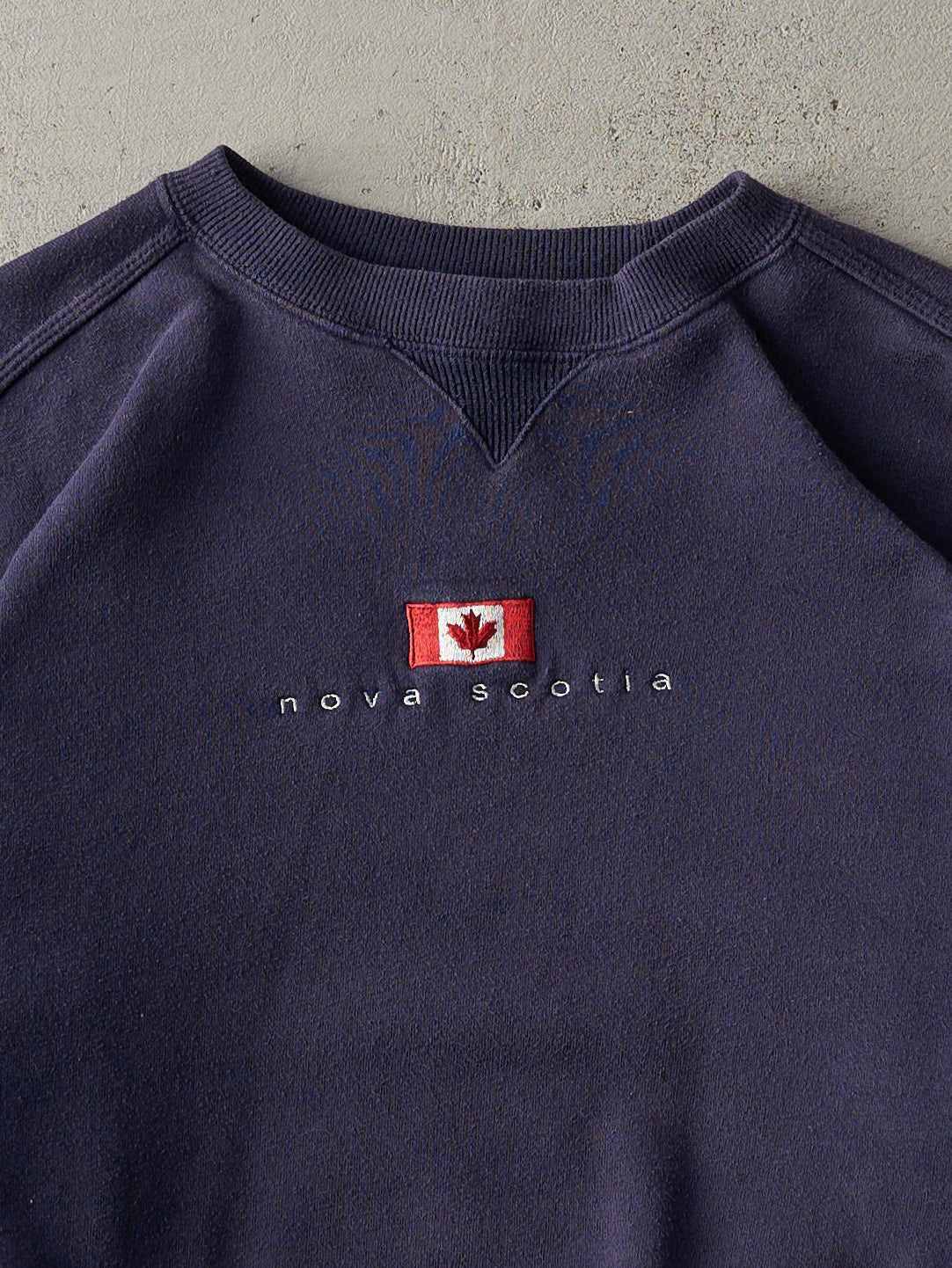 Vintage Y2K Navy Blue Nova Scotia Embroidered Crewneck (M)