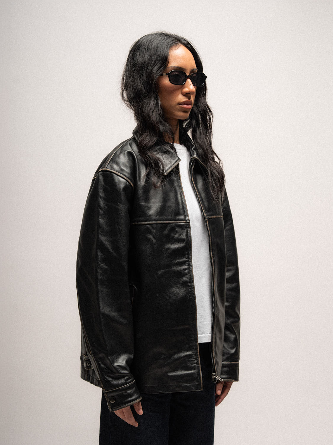 The 90s Cut Leather Jacket - Solid Black