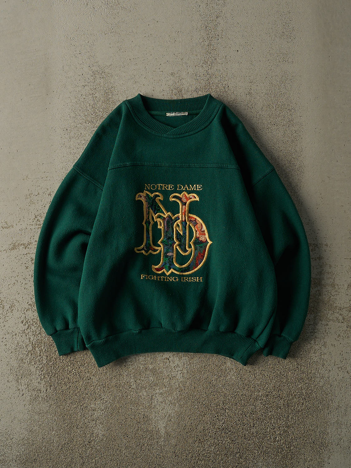 Vintage 90s Green University of Notre Dame Fighting Irish Embroidered Crewneck (S/M)
