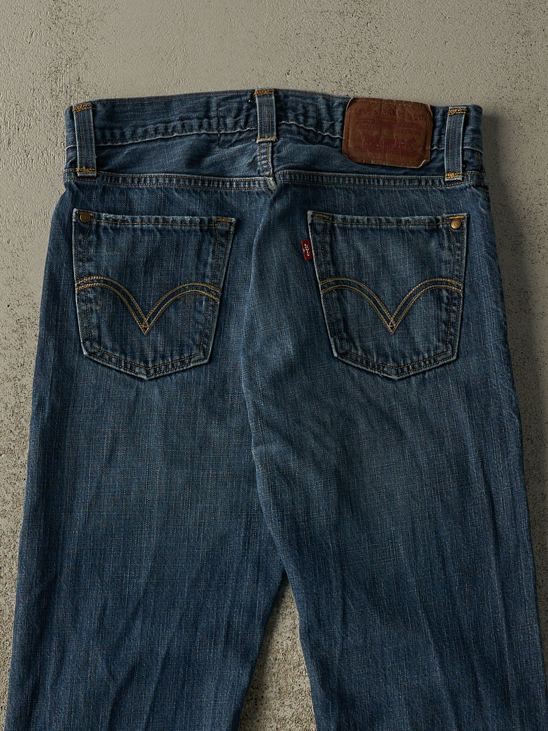 Vintage Y2K Dark Wash Levi's Boot Cut Jeans (31x30)